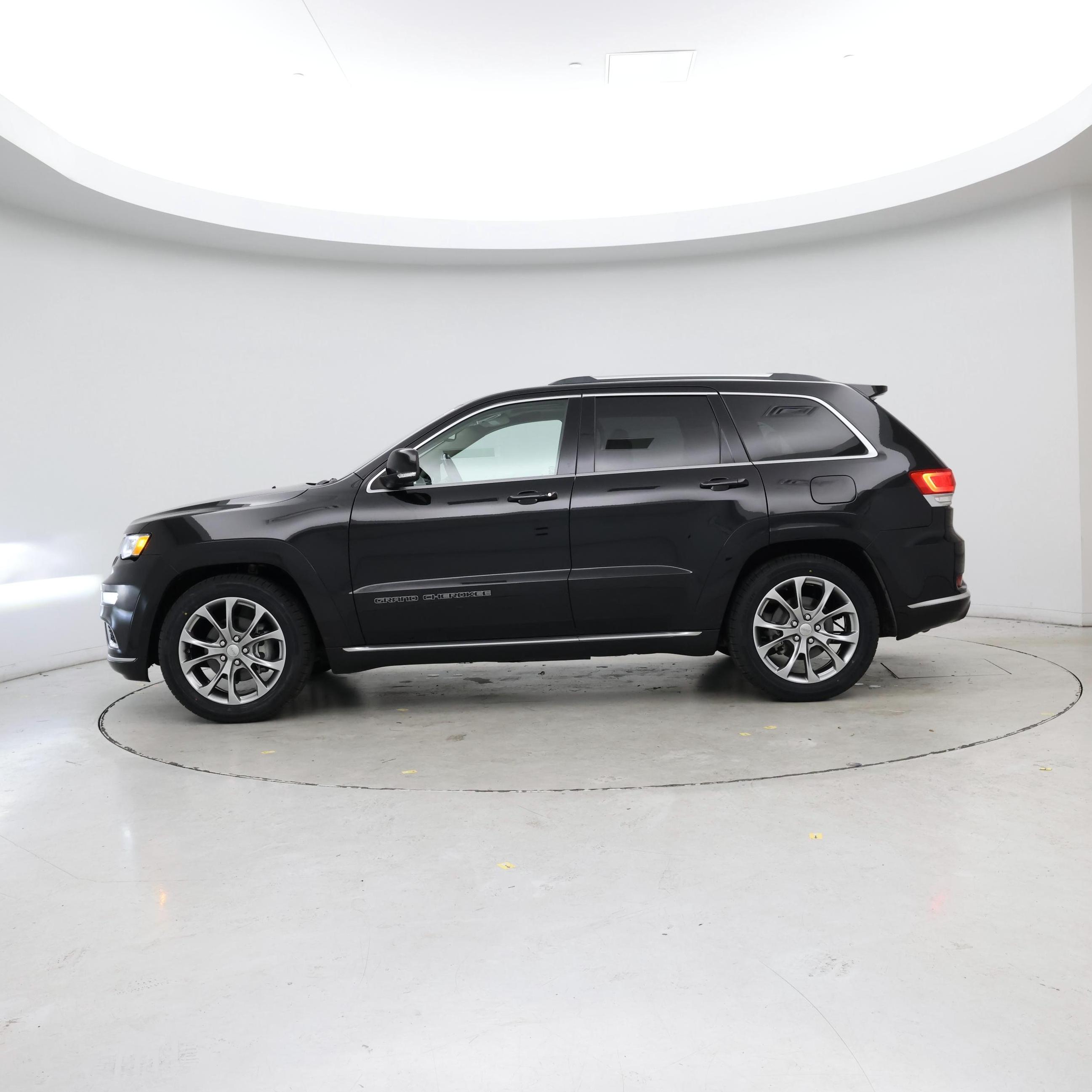 Thumbnail: 2020 Jeep Grand Cherokee - 3