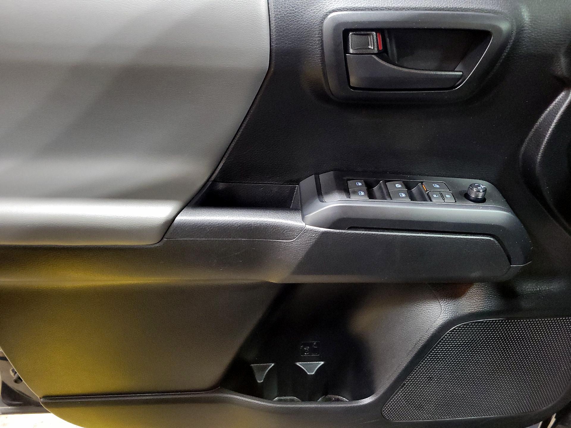 Thumbnail: 2022 Toyota Tacoma - 12