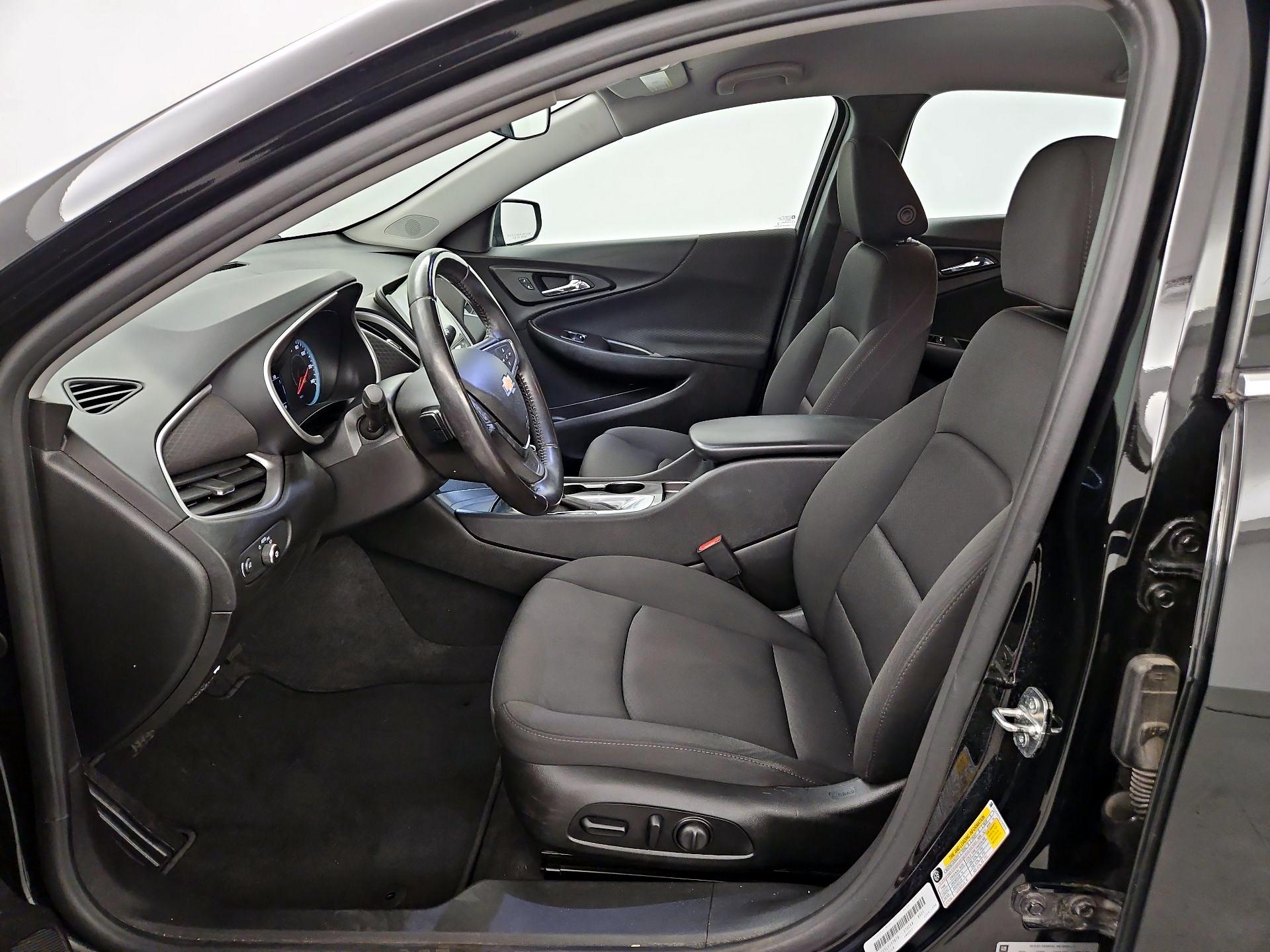 Thumbnail: 2020 Chevrolet Malibu - 11