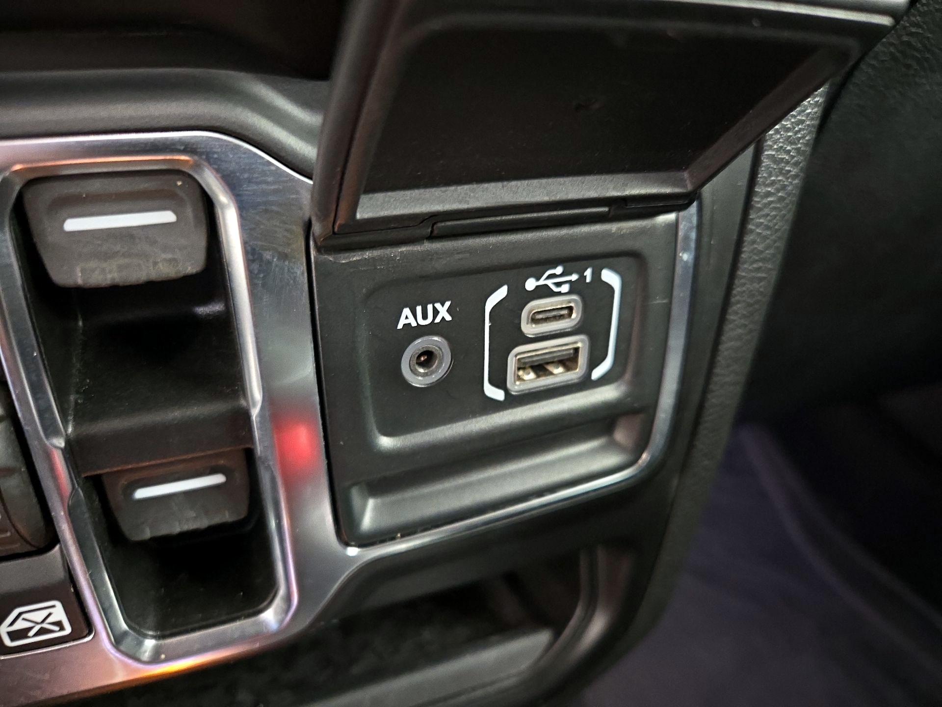 Thumbnail: 2021 Jeep Wrangler - 19