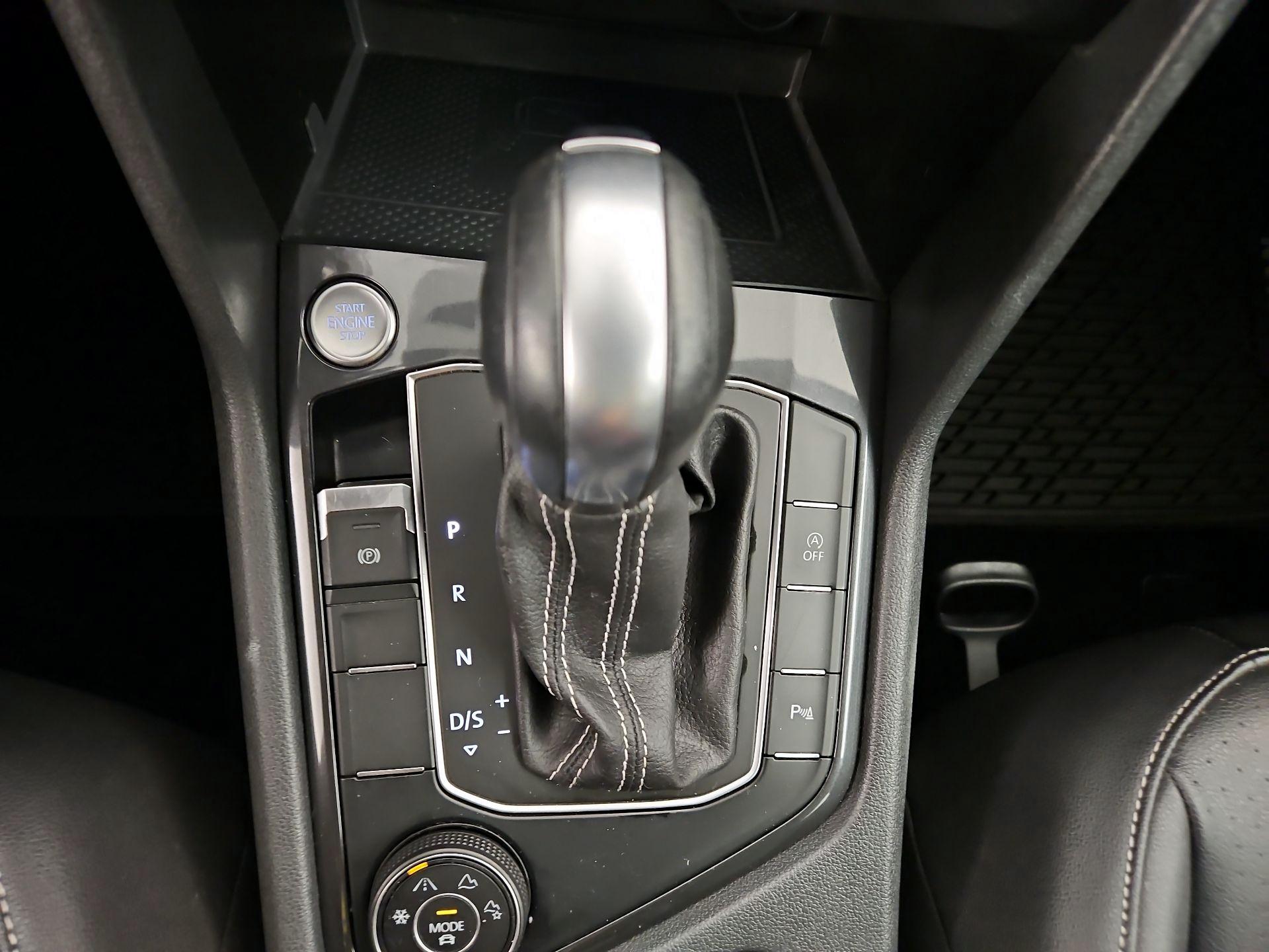 Thumbnail: 2021 Volkswagen Tiguan - 17