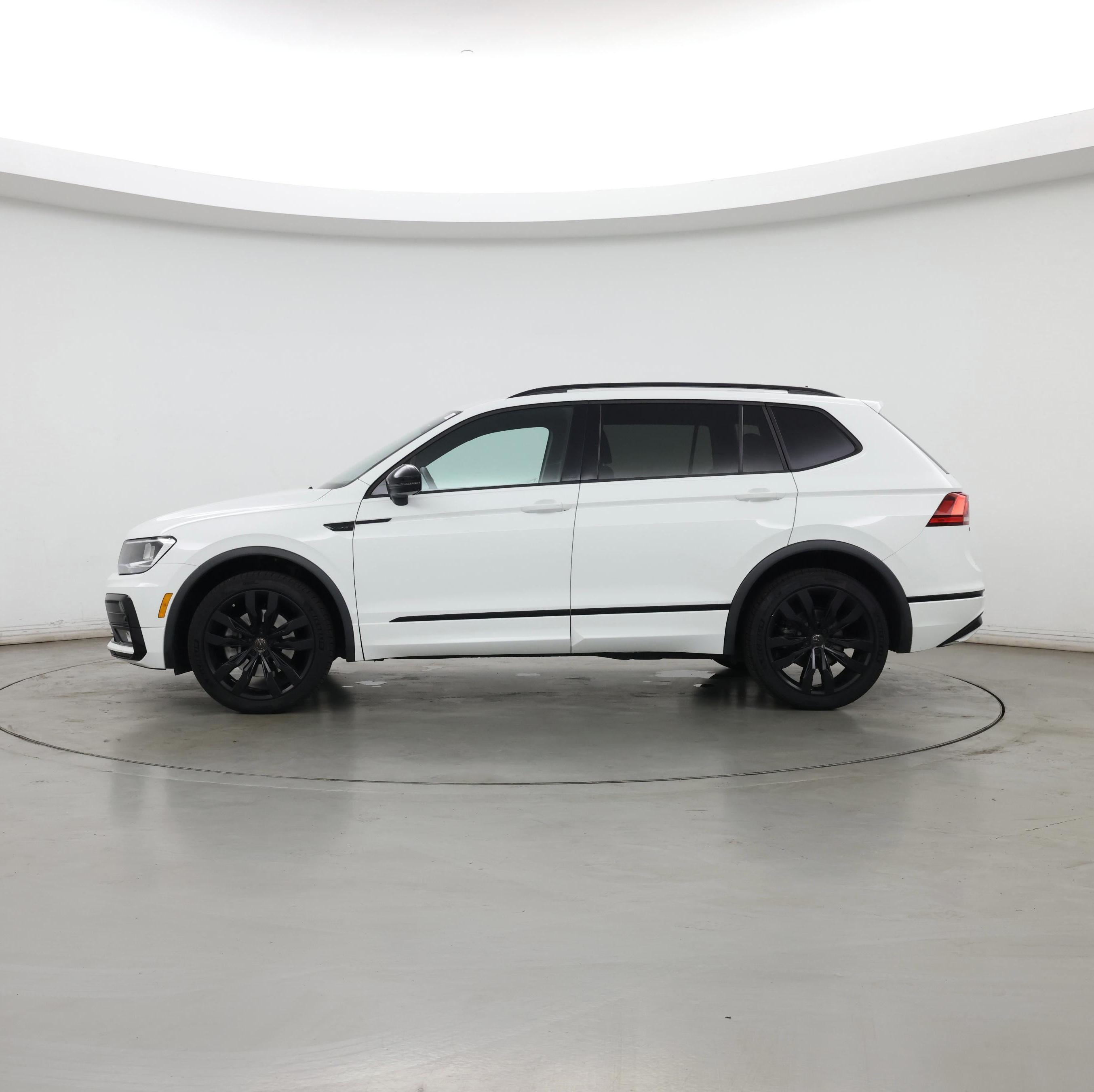 Thumbnail: 2021 Volkswagen Tiguan - 3