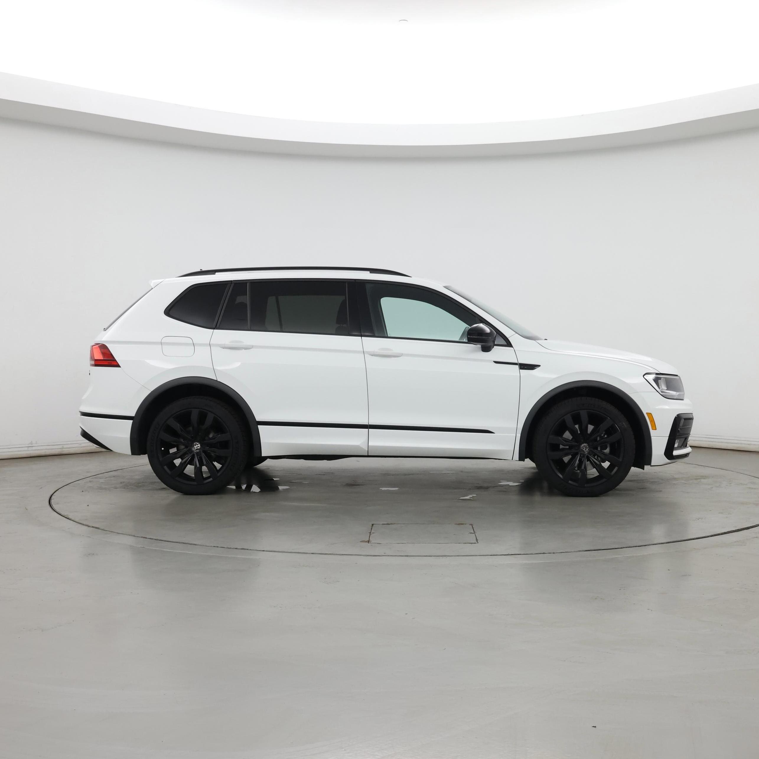 Thumbnail: 2021 Volkswagen Tiguan - 7