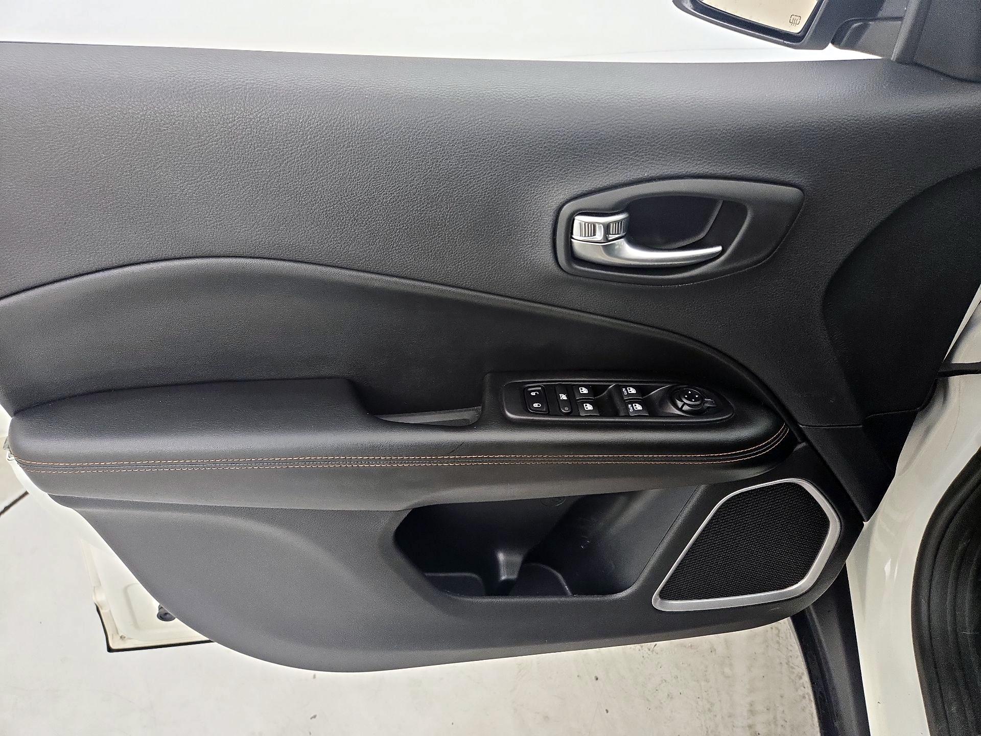 Thumbnail: 2019 Jeep Compass - 12