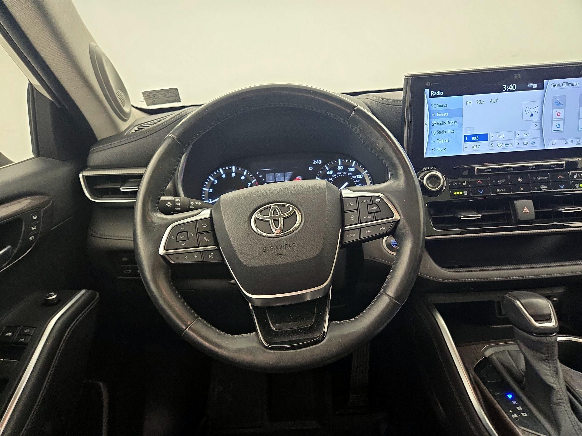 Thumbnail: 2020 Toyota Highlander - 10