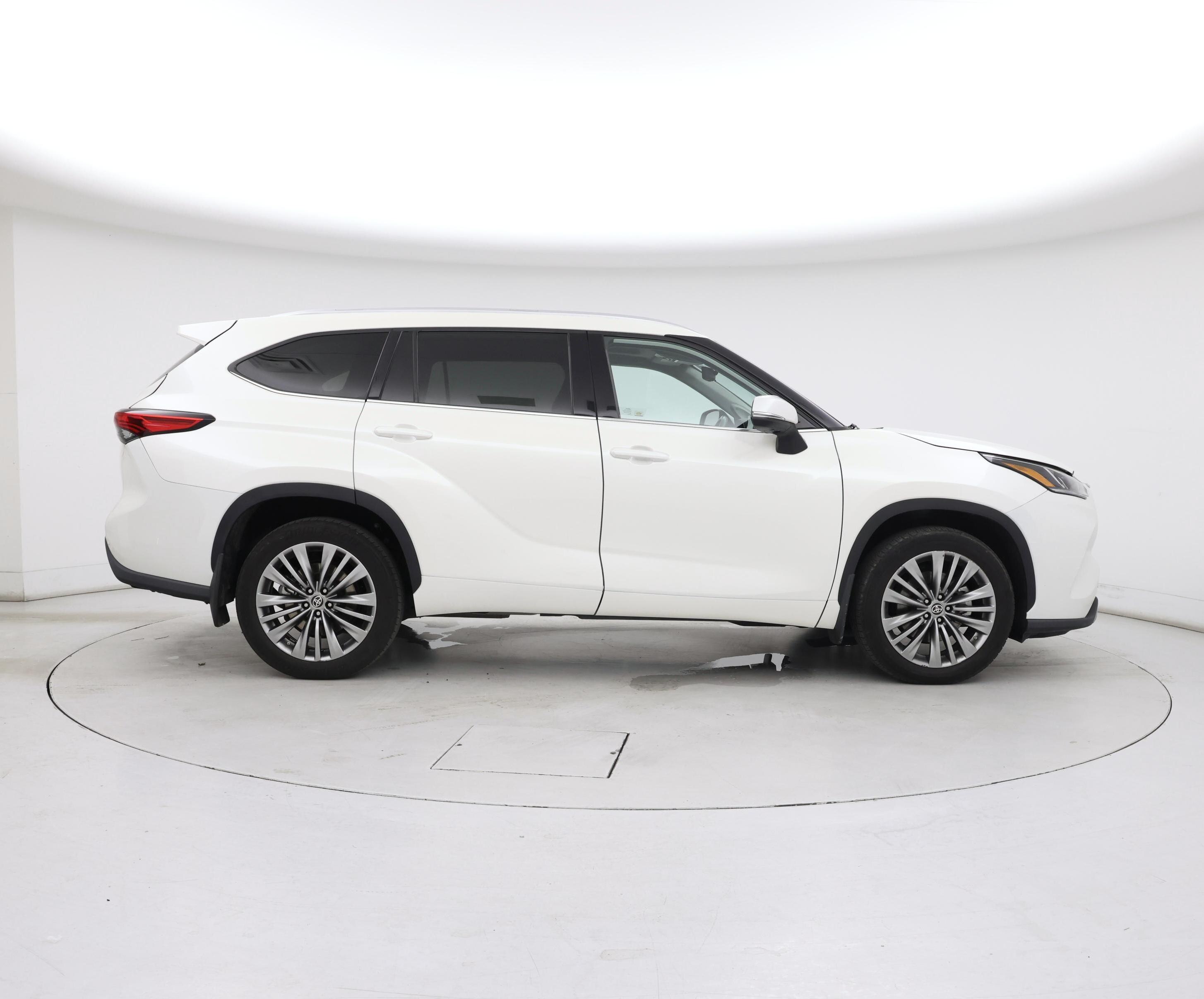 Thumbnail: 2020 Toyota Highlander - 7