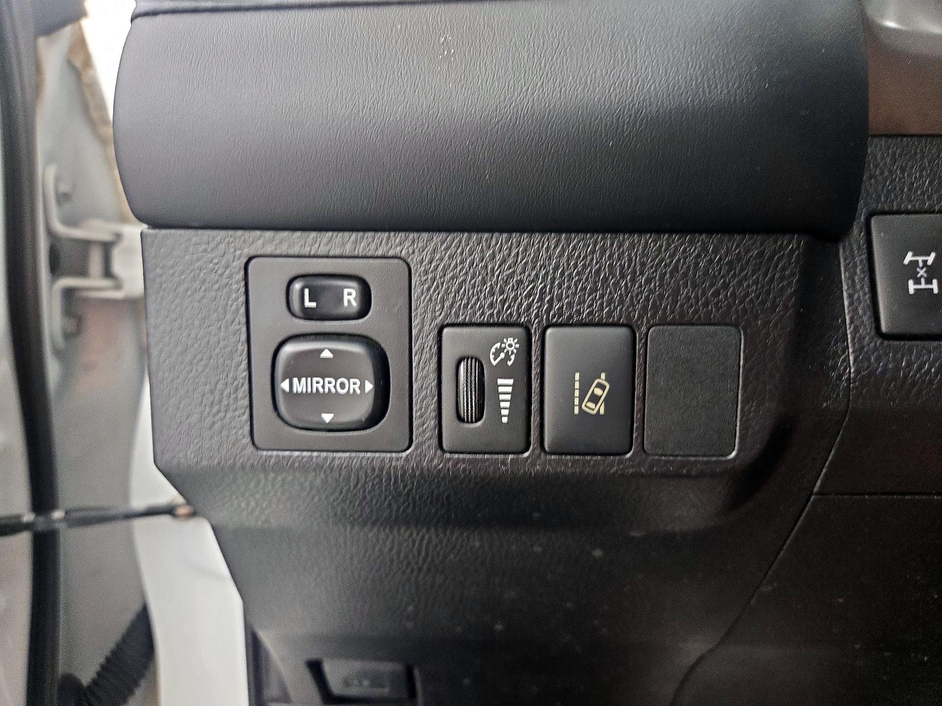 Thumbnail: 2018 Toyota RAV4 - 13