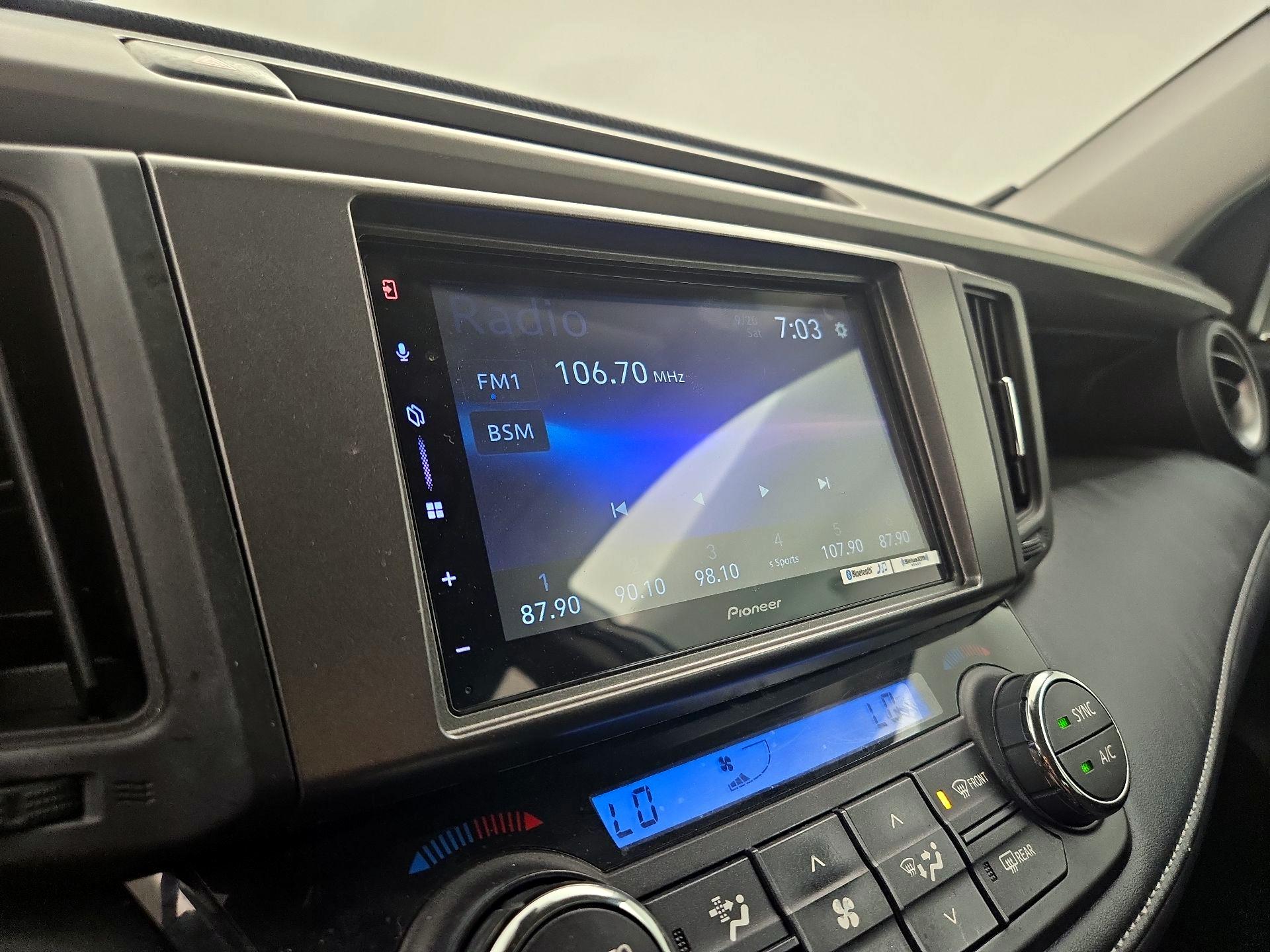 Thumbnail: 2018 Toyota RAV4 - 15