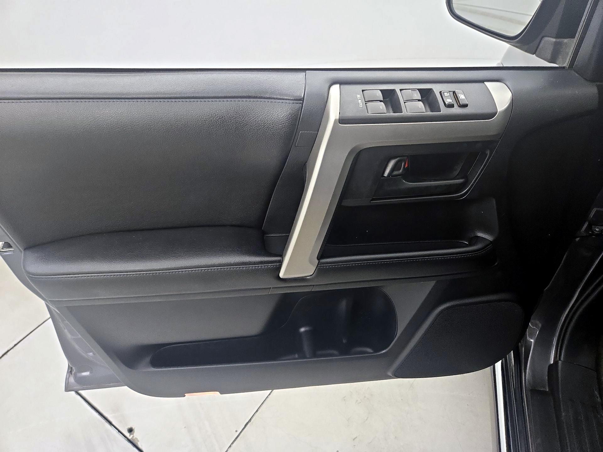 Thumbnail: 2013 Toyota 4Runner - 12