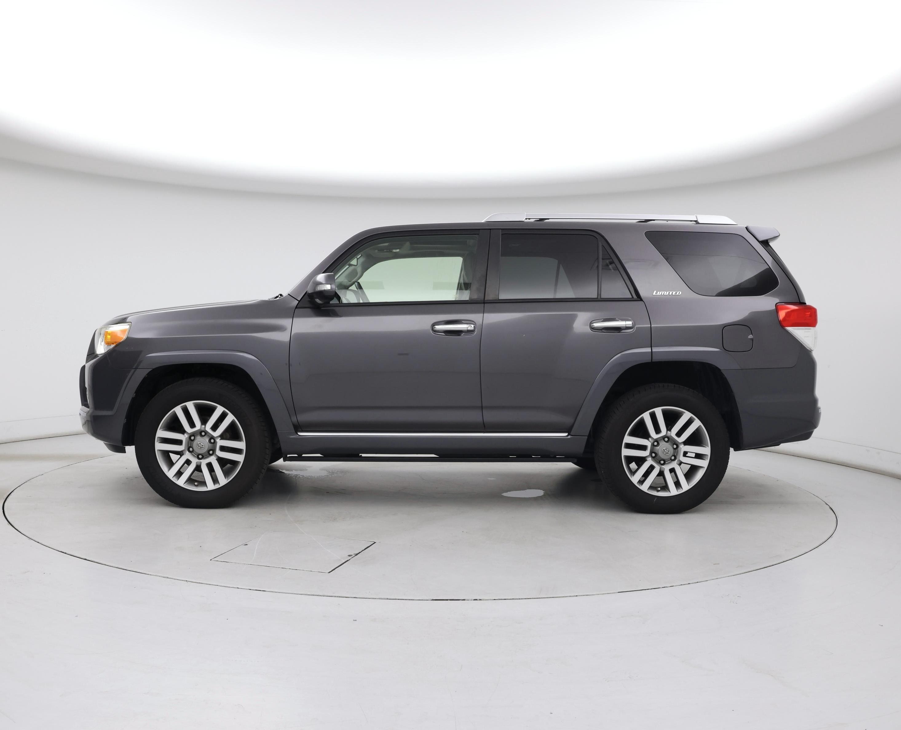 Thumbnail: 2013 Toyota 4Runner - 3