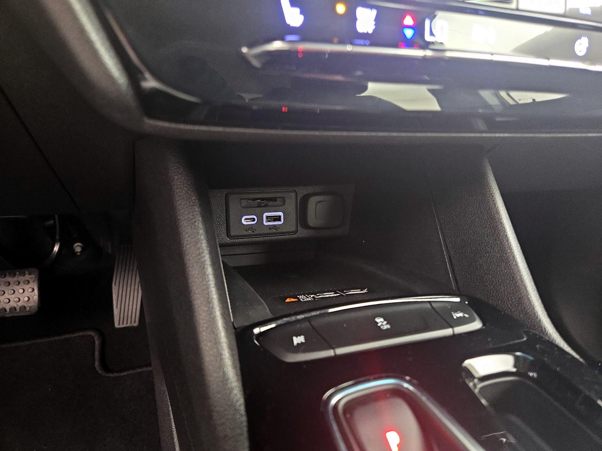 Thumbnail: 2023 Chevrolet Bolt EV - 18