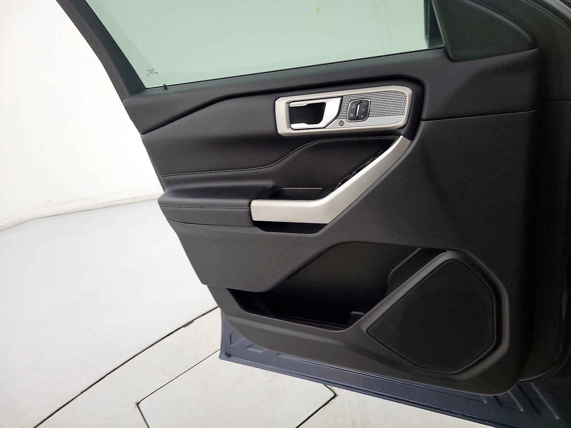 Thumbnail: 2021 Ford Explorer - 12