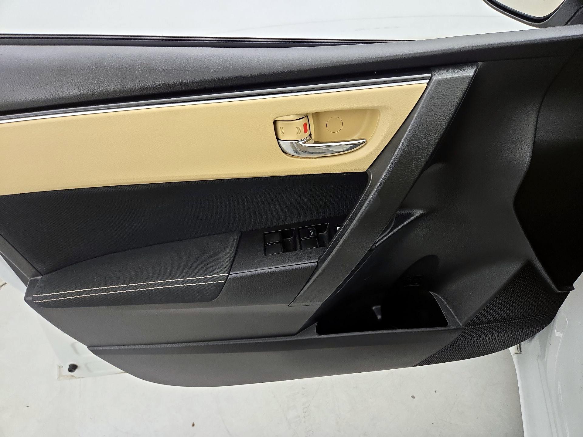Thumbnail: 2017 Toyota Corolla - 12
