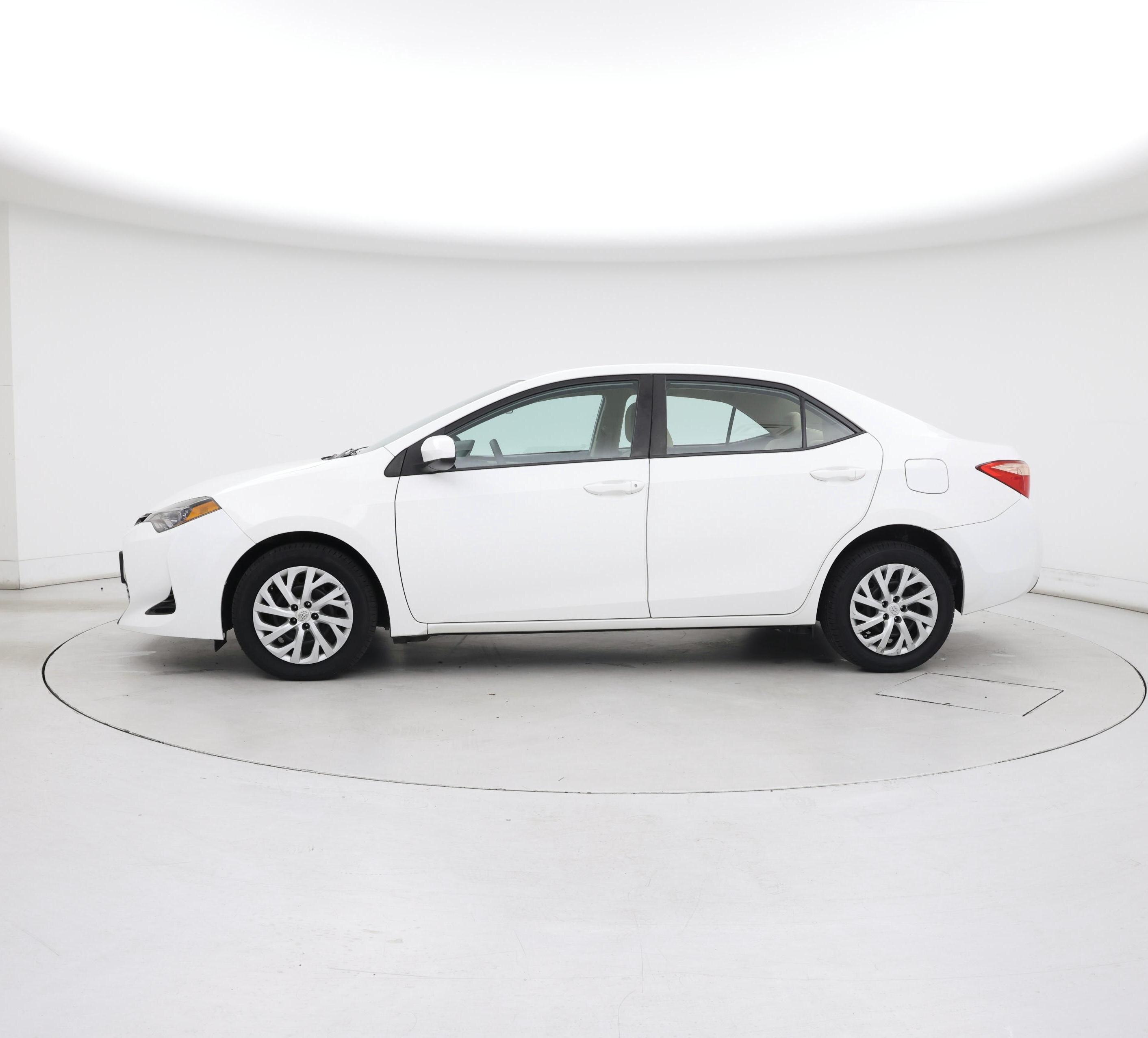 Thumbnail: 2017 Toyota Corolla - 3