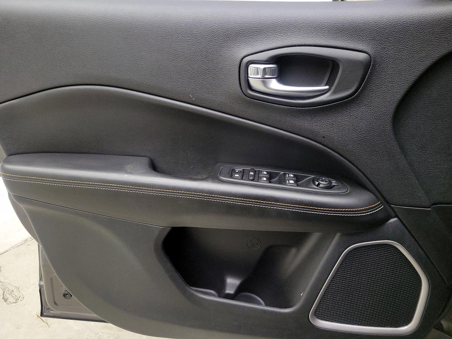Thumbnail: 2020 Jeep Compass - 12