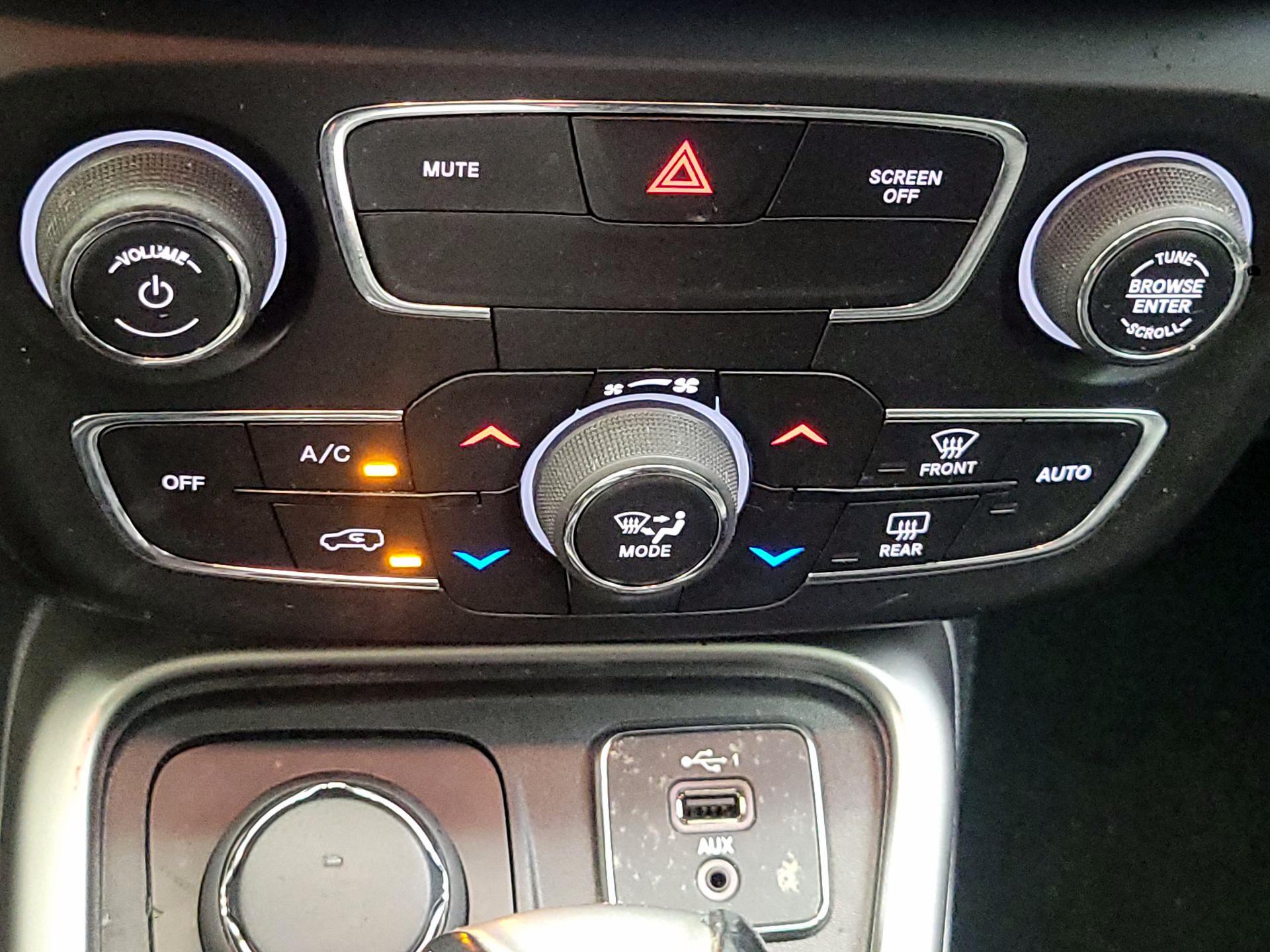 Thumbnail: 2020 Jeep Compass - 16