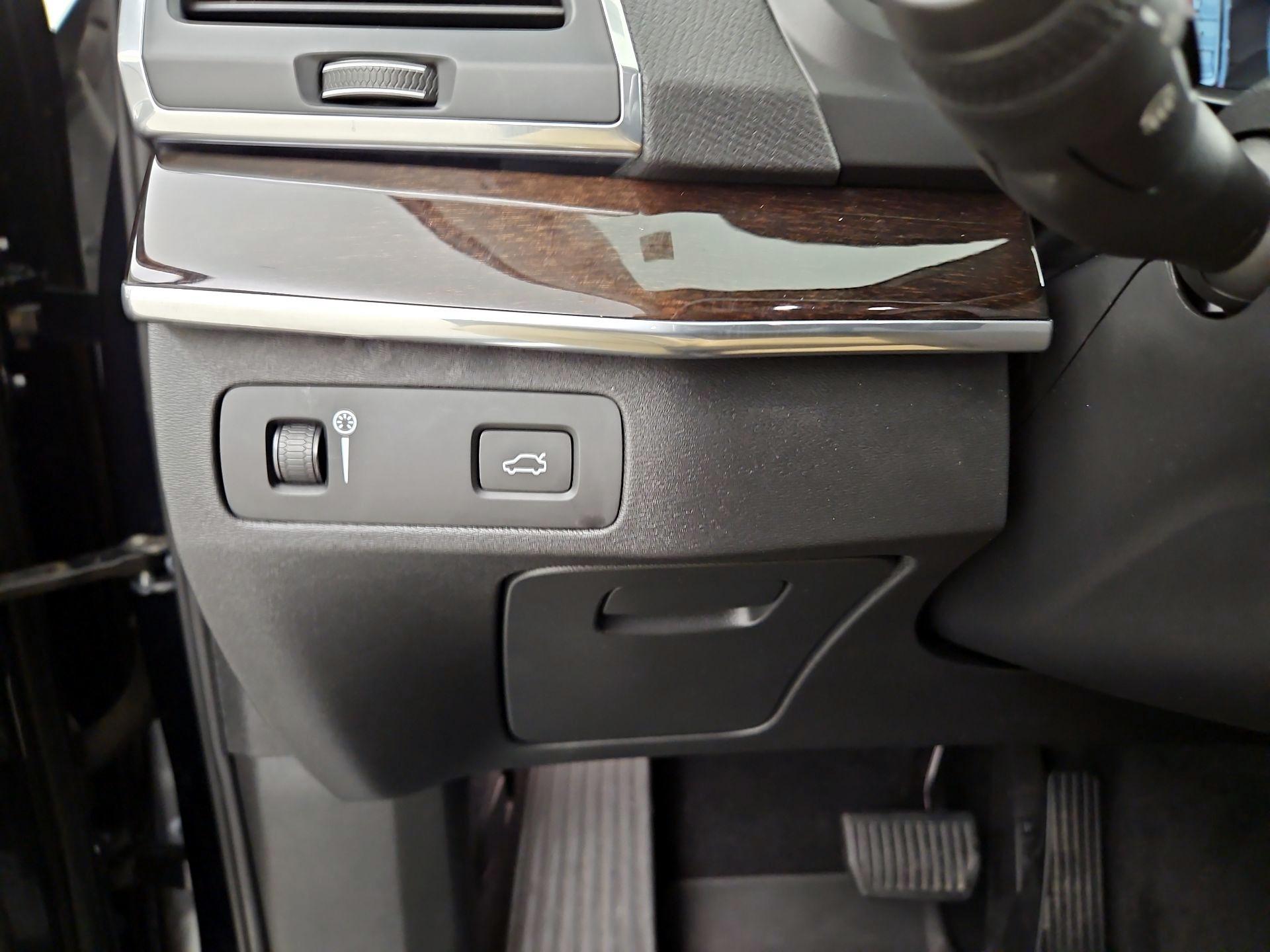 Thumbnail: 2019 Volvo XC90 - 13