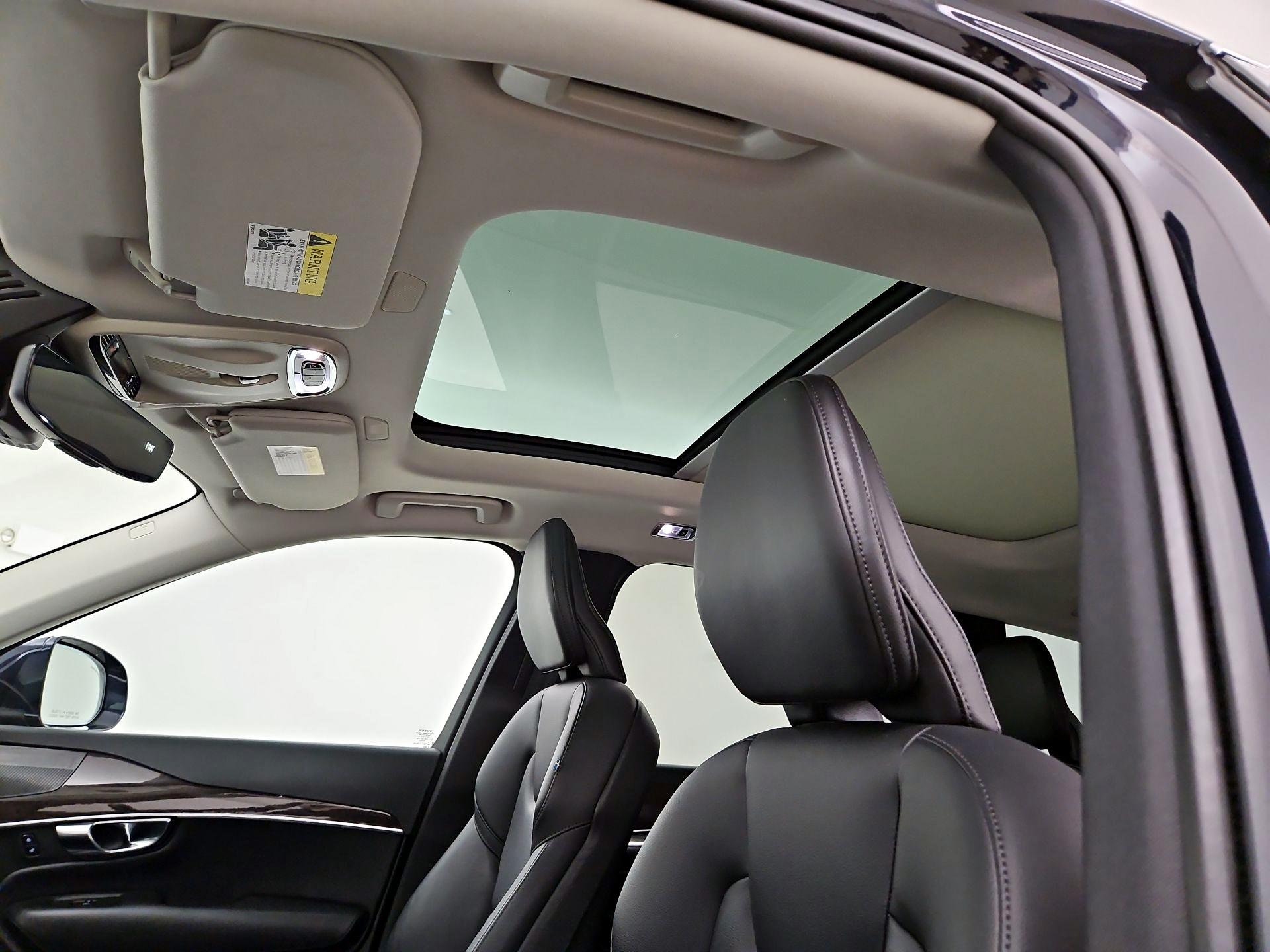 Thumbnail: 2019 Volvo XC90 - 20