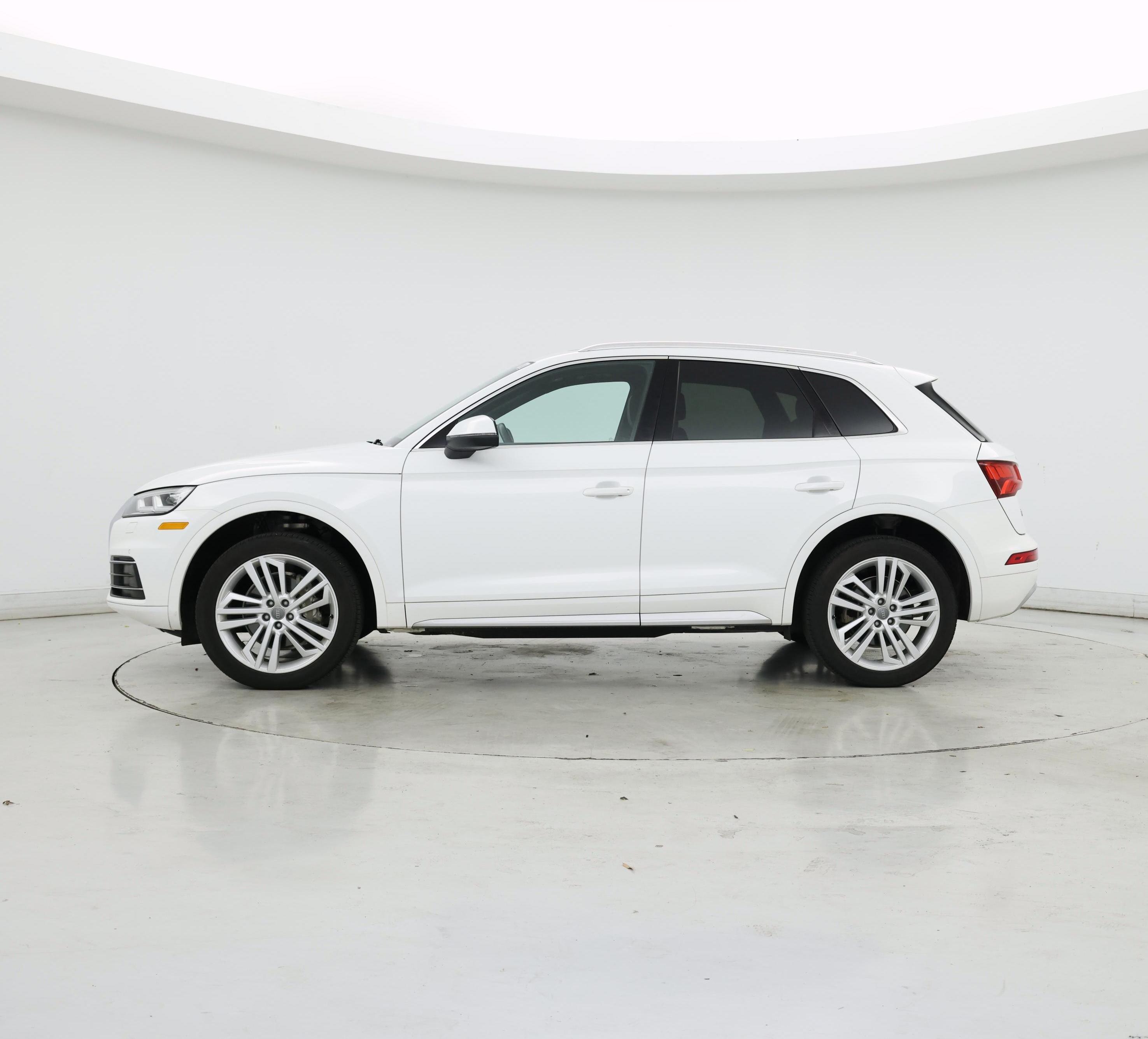 Thumbnail: 2020 Audi Q5 - 3