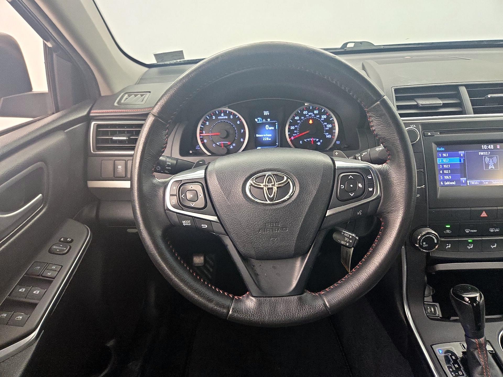Thumbnail: 2016 Toyota Camry - 10
