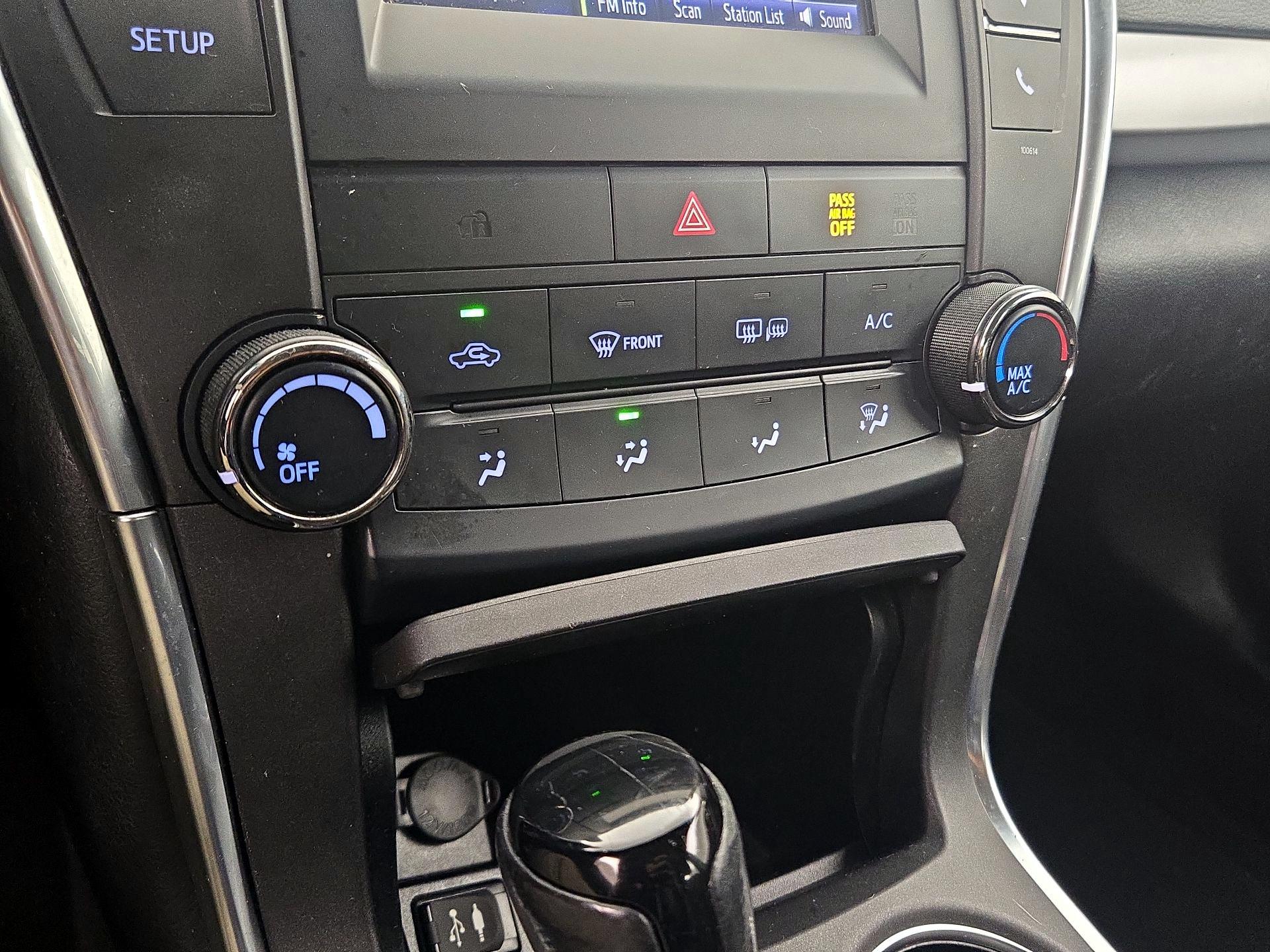 Thumbnail: 2016 Toyota Camry - 16