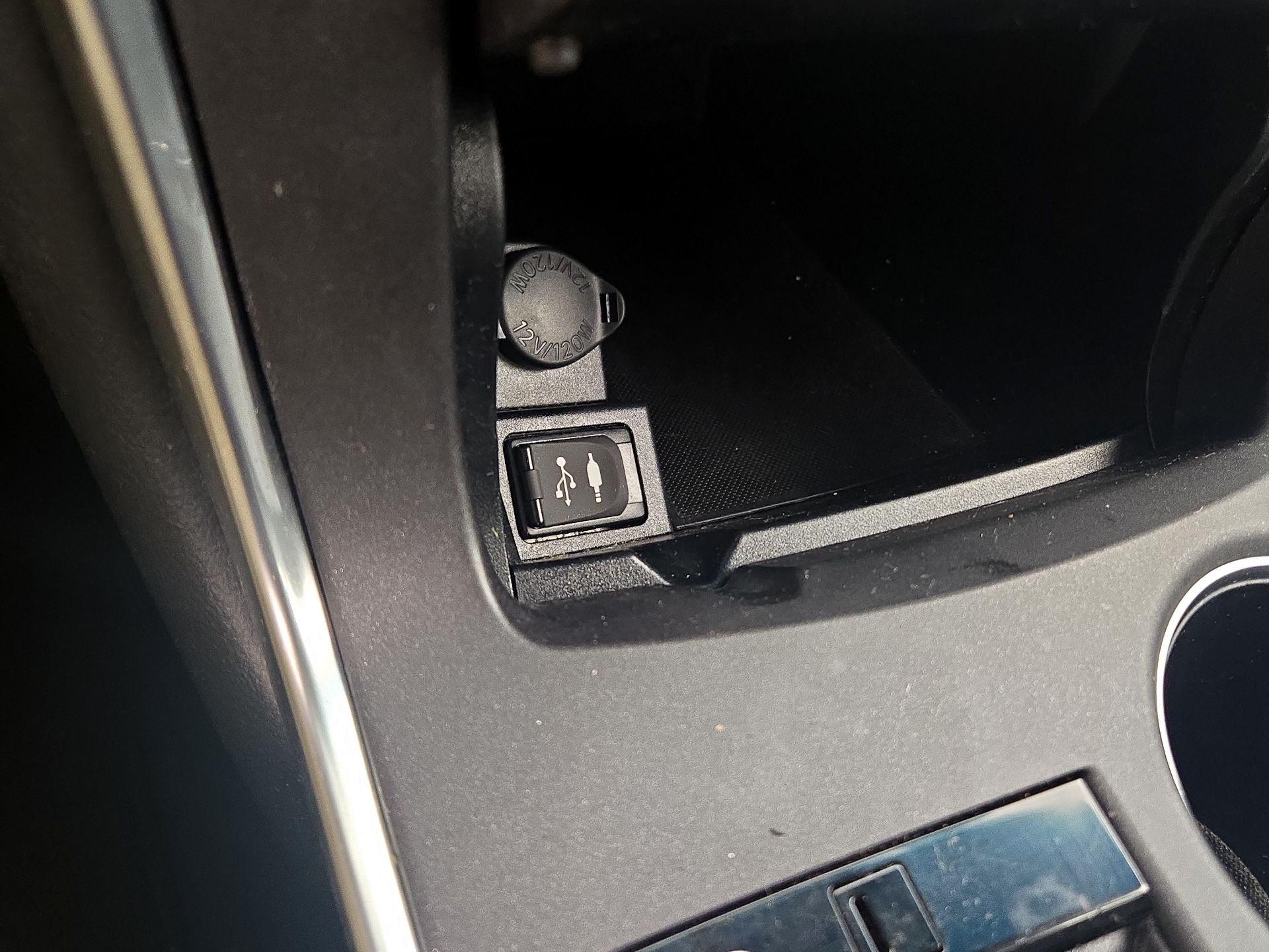 Thumbnail: 2016 Toyota Camry - 18
