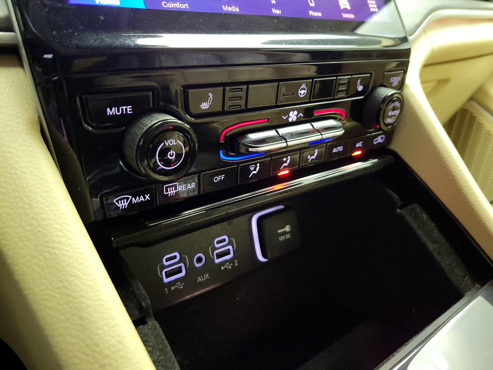 Thumbnail: 2021 Jeep Grand Cherokee L - 16