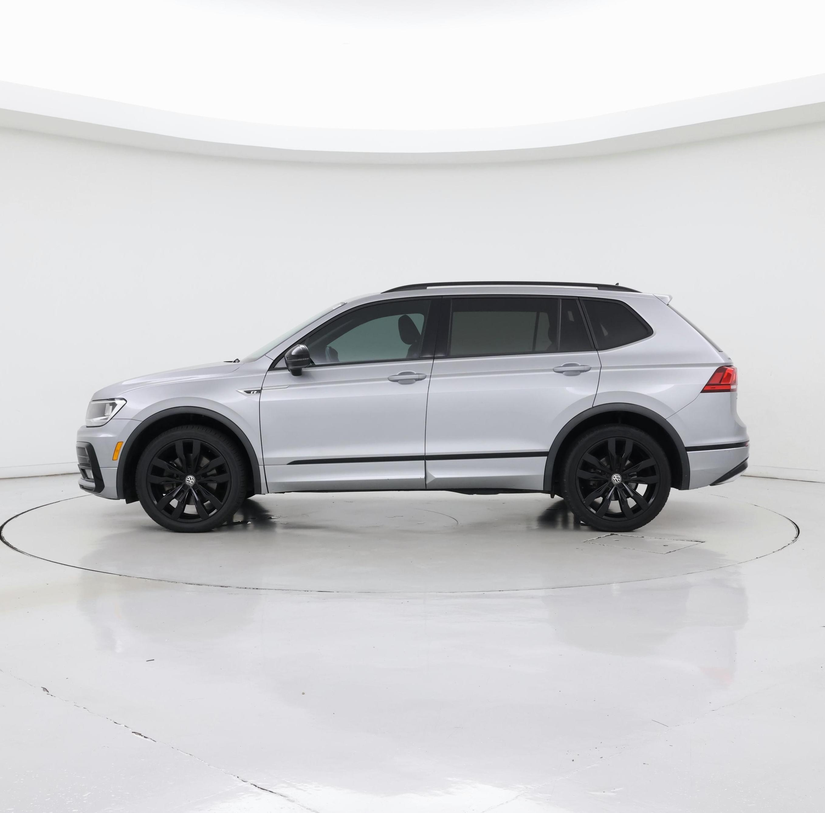 Thumbnail: 2020 Volkswagen Tiguan - 3