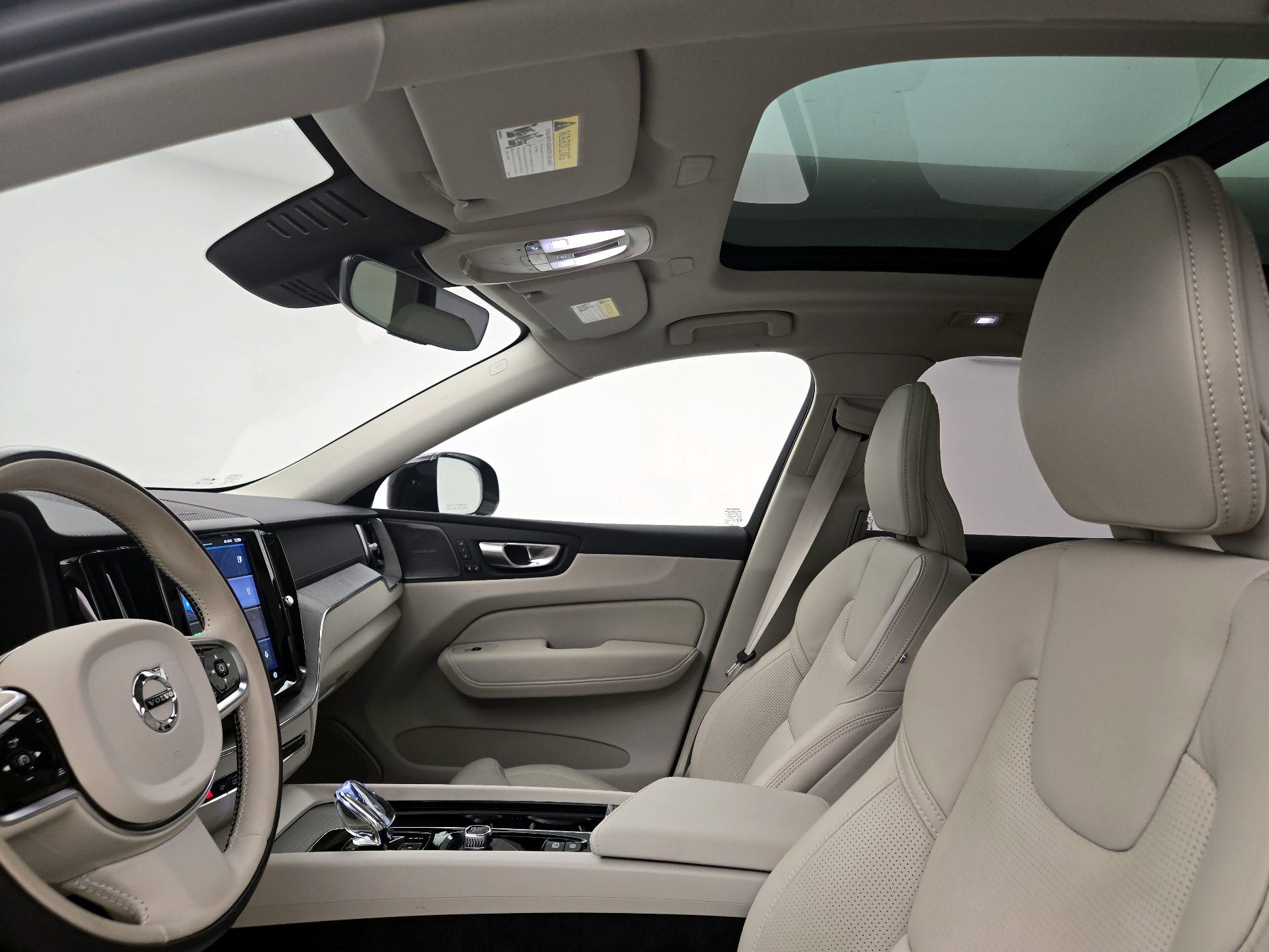 Thumbnail: 2024 Volvo XC60 - 20