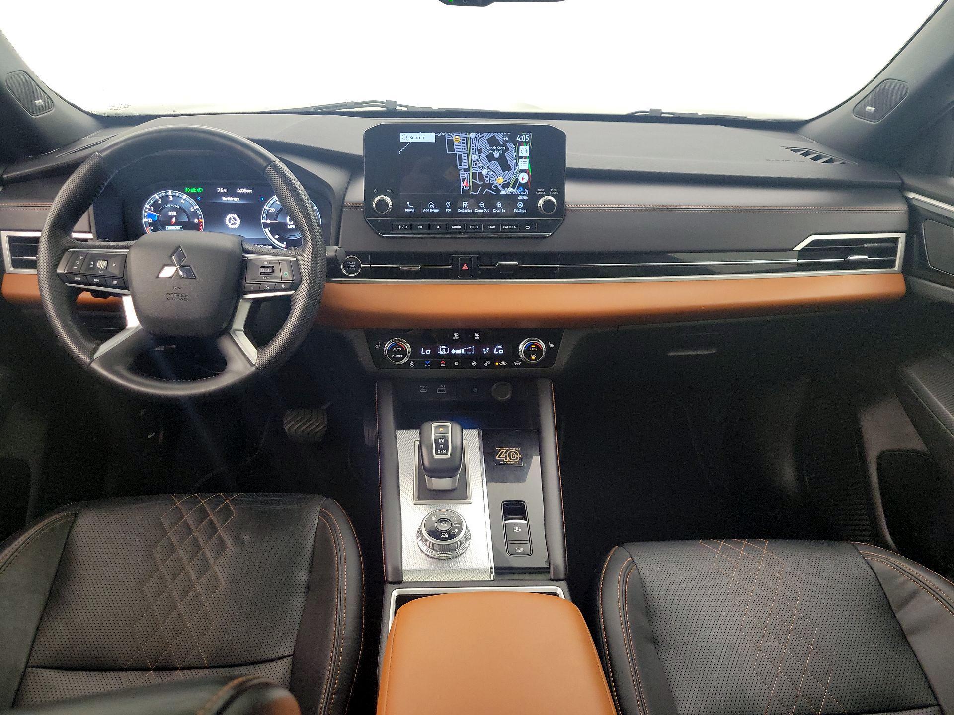 Thumbnail: 2023 Mitsubishi Outlander - 9