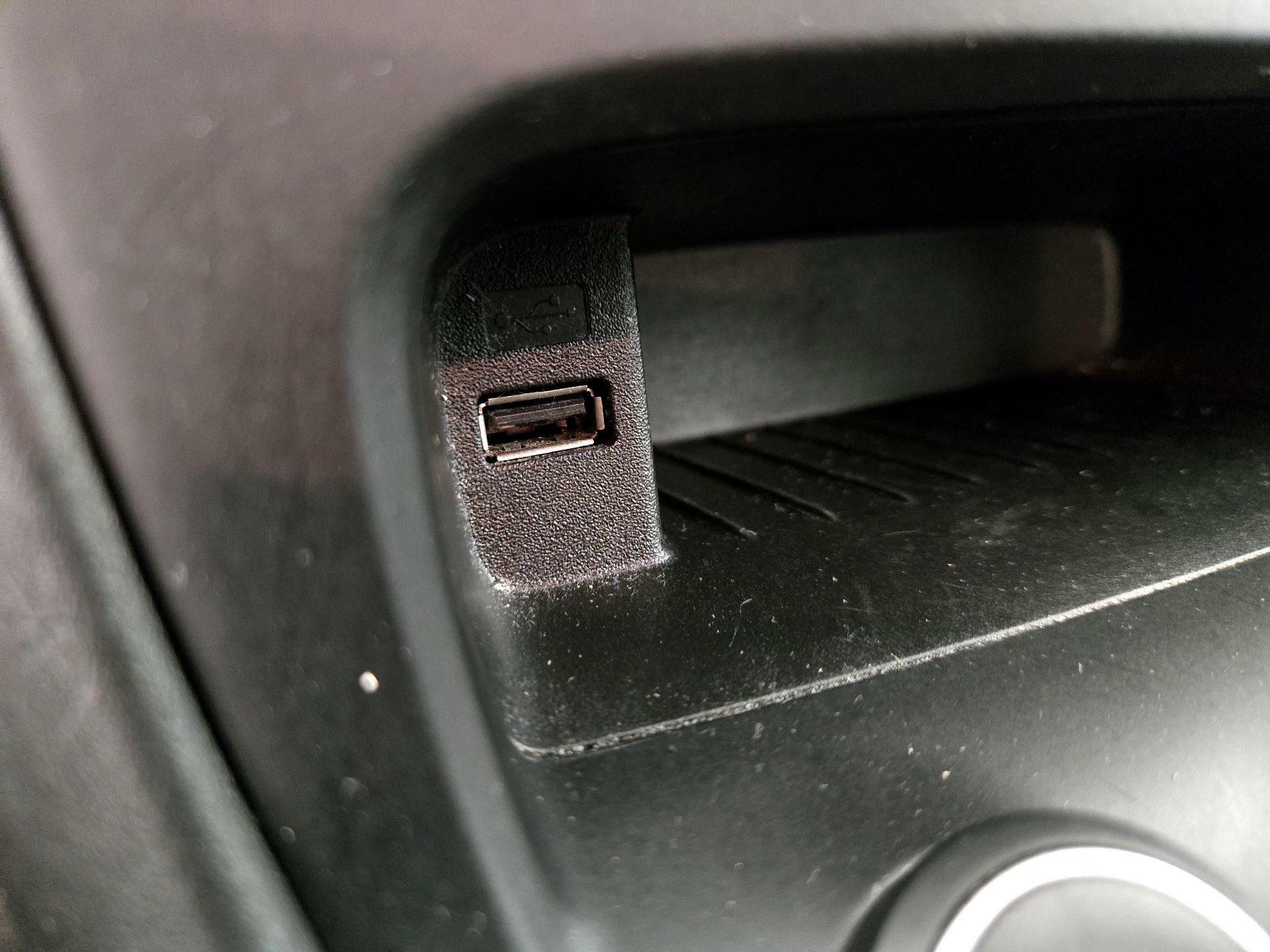 Thumbnail: 2016 Ford Focus - 18