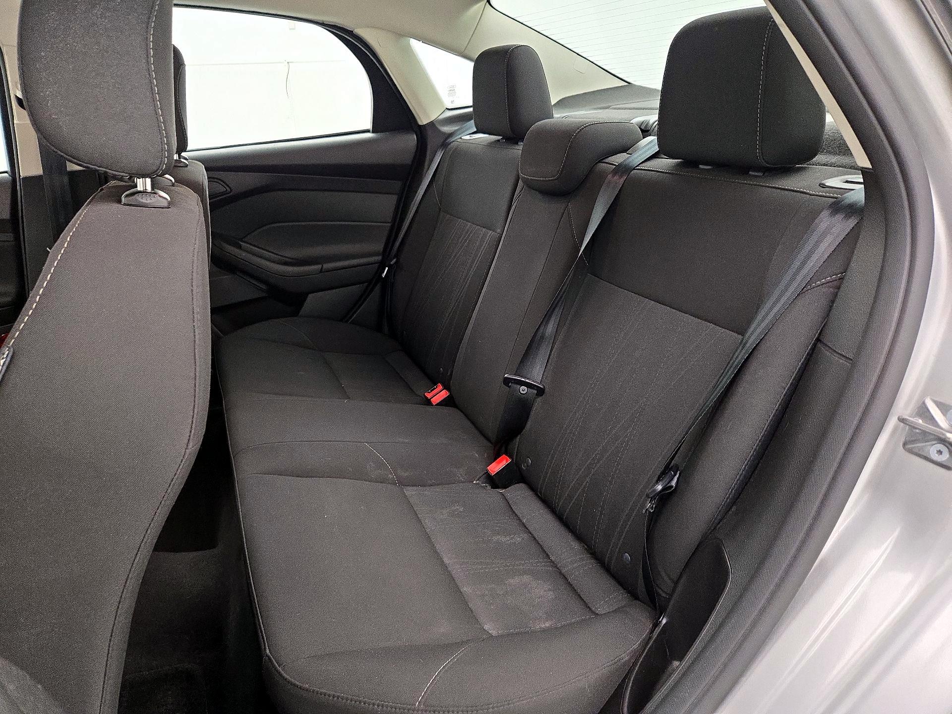 Thumbnail: 2016 Ford Focus - 19