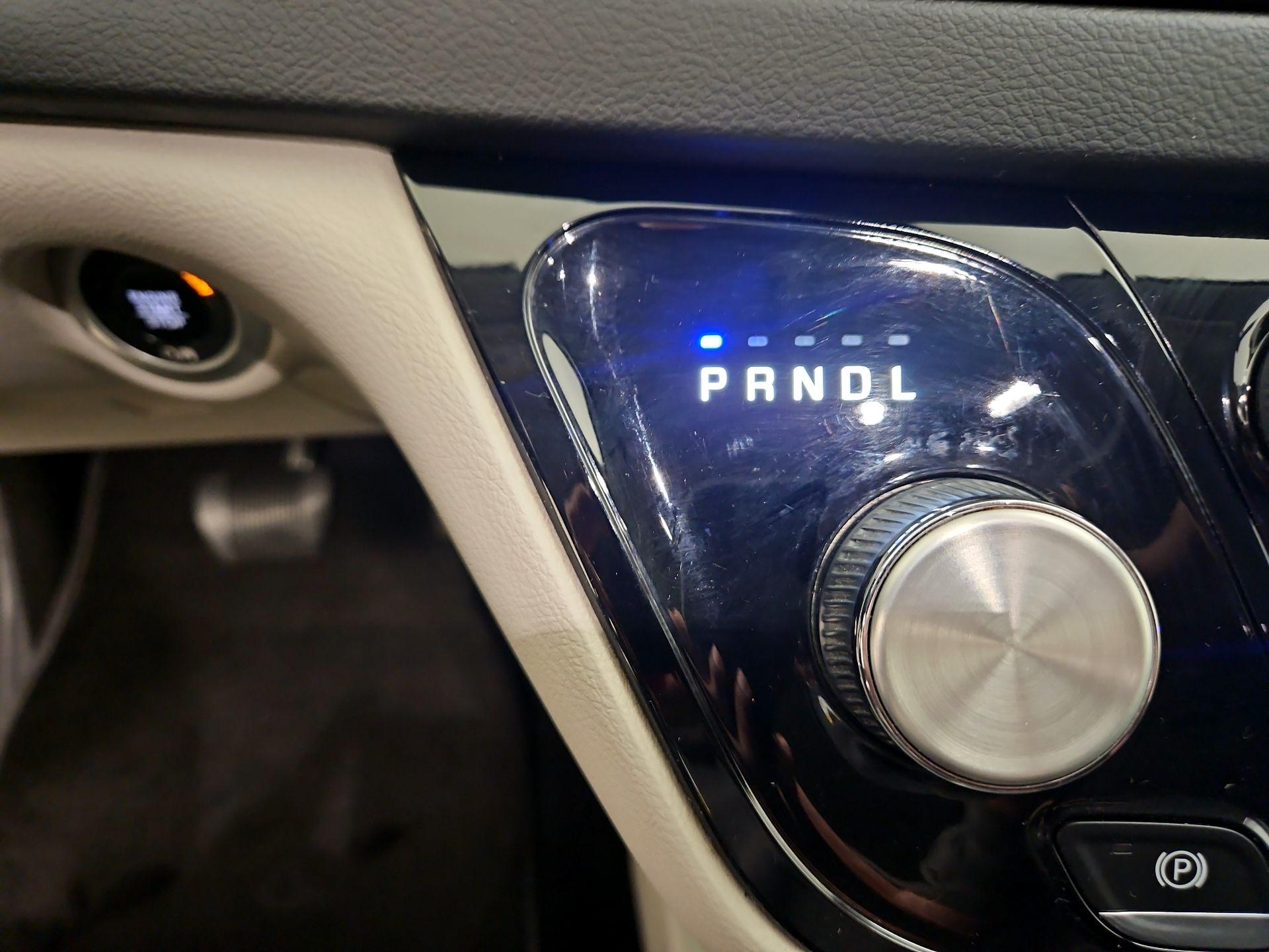 Thumbnail: 2017 Chrysler Pacifica - 17
