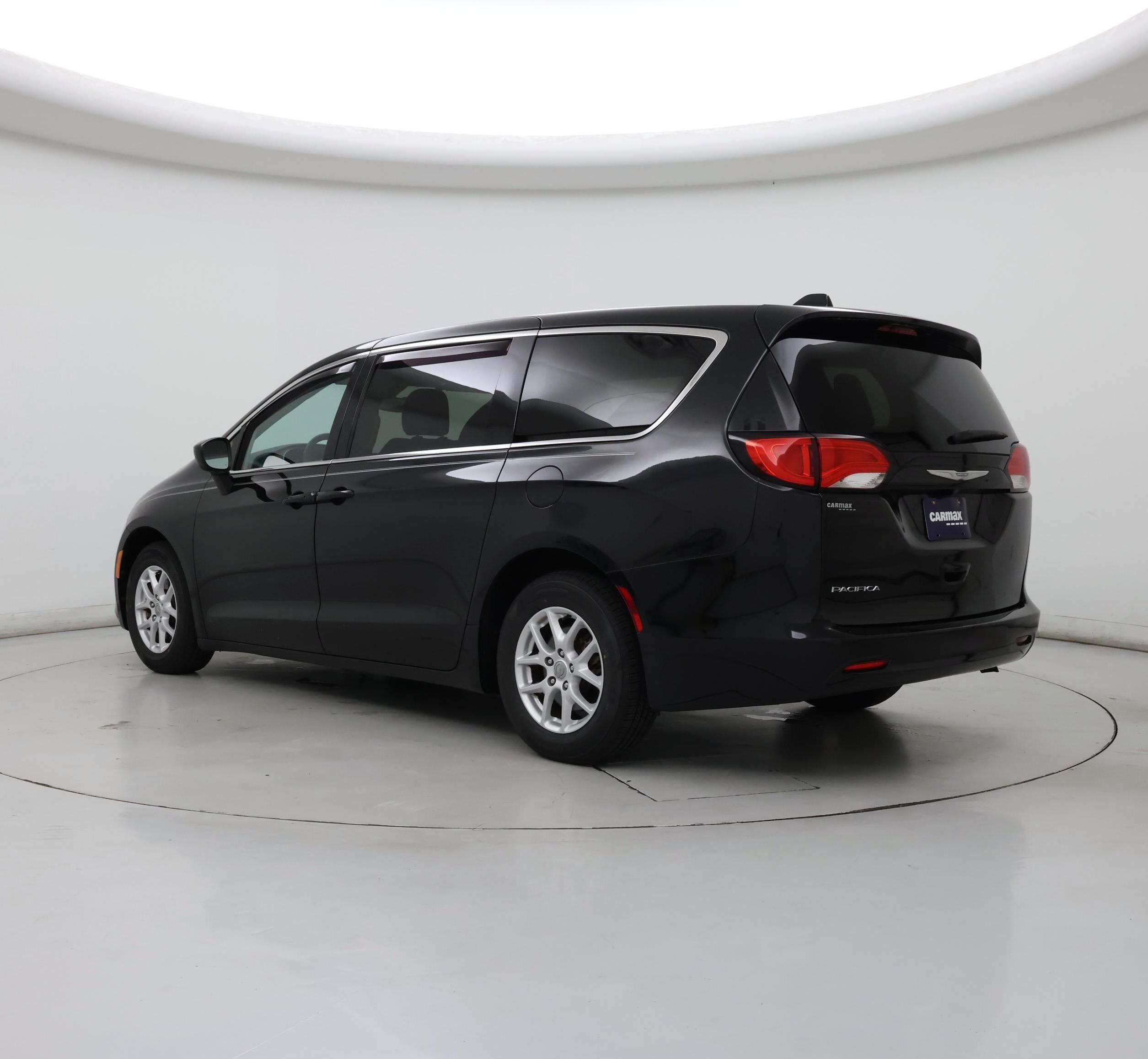 Thumbnail: 2017 Chrysler Pacifica - 2