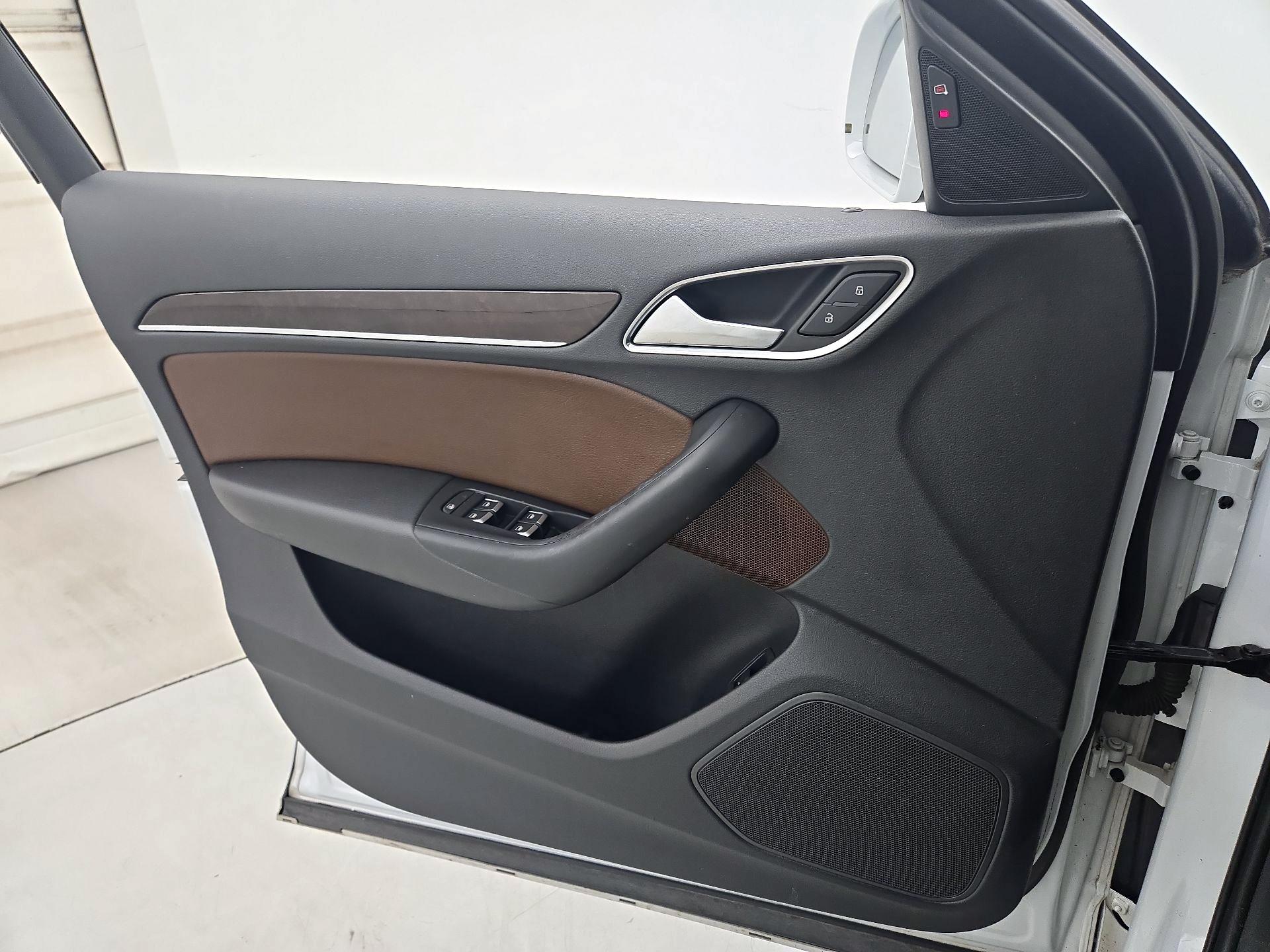Thumbnail: 2016 Audi Q3 - 12