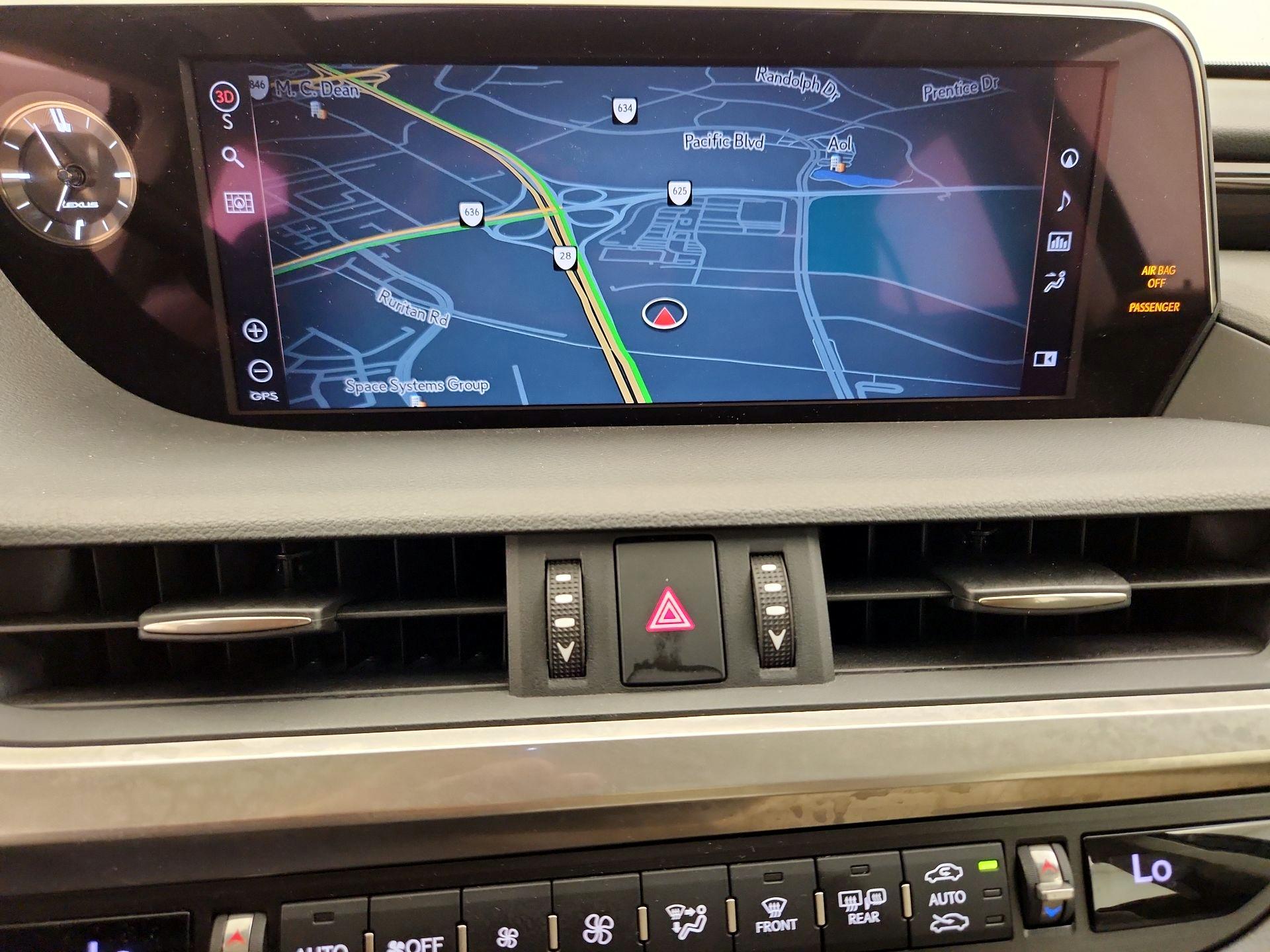 Thumbnail: 2020 Lexus ES - 14