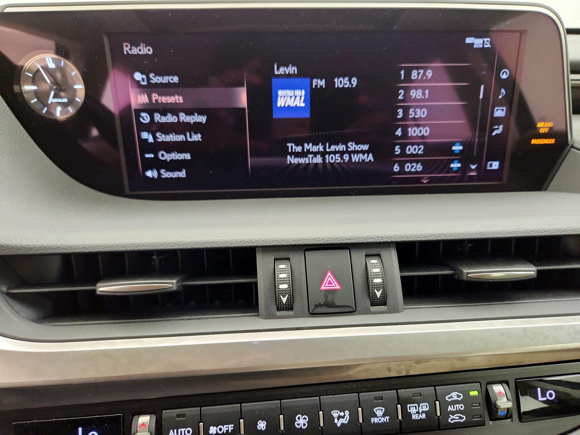 Thumbnail: 2020 Lexus ES - 16