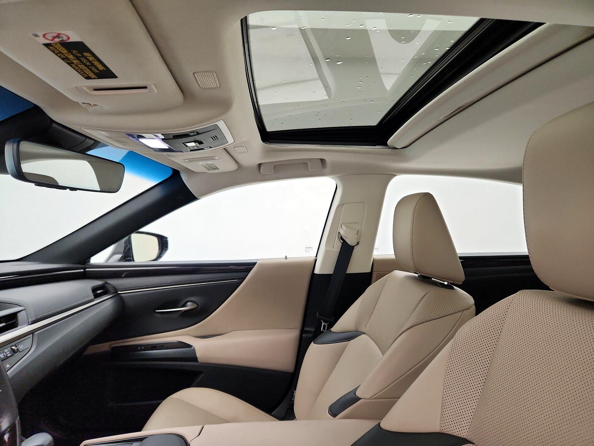 Thumbnail: 2020 Lexus ES - 20