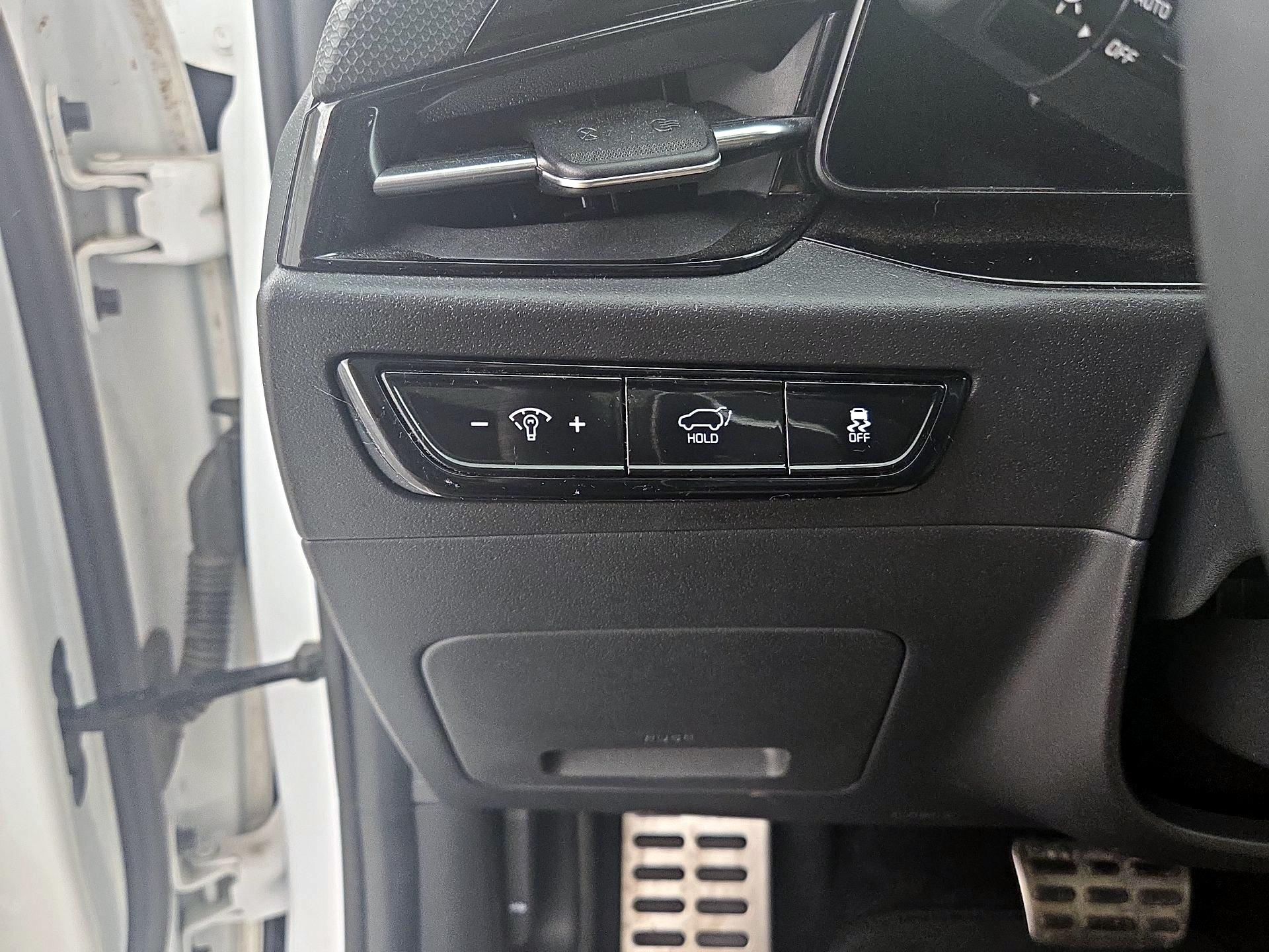 Thumbnail: 2023 Kia Niro - 13