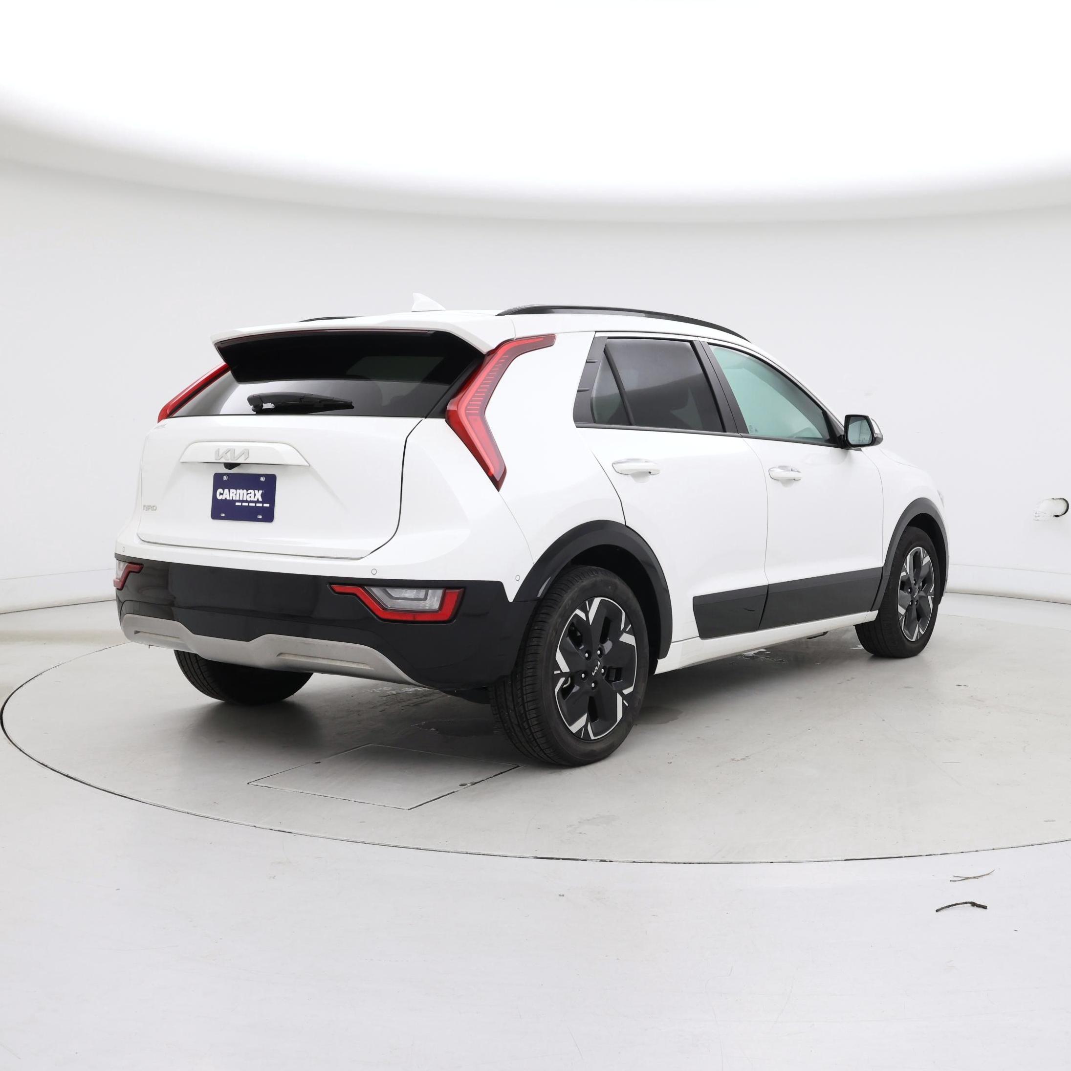 Thumbnail: 2023 Kia Niro - 8