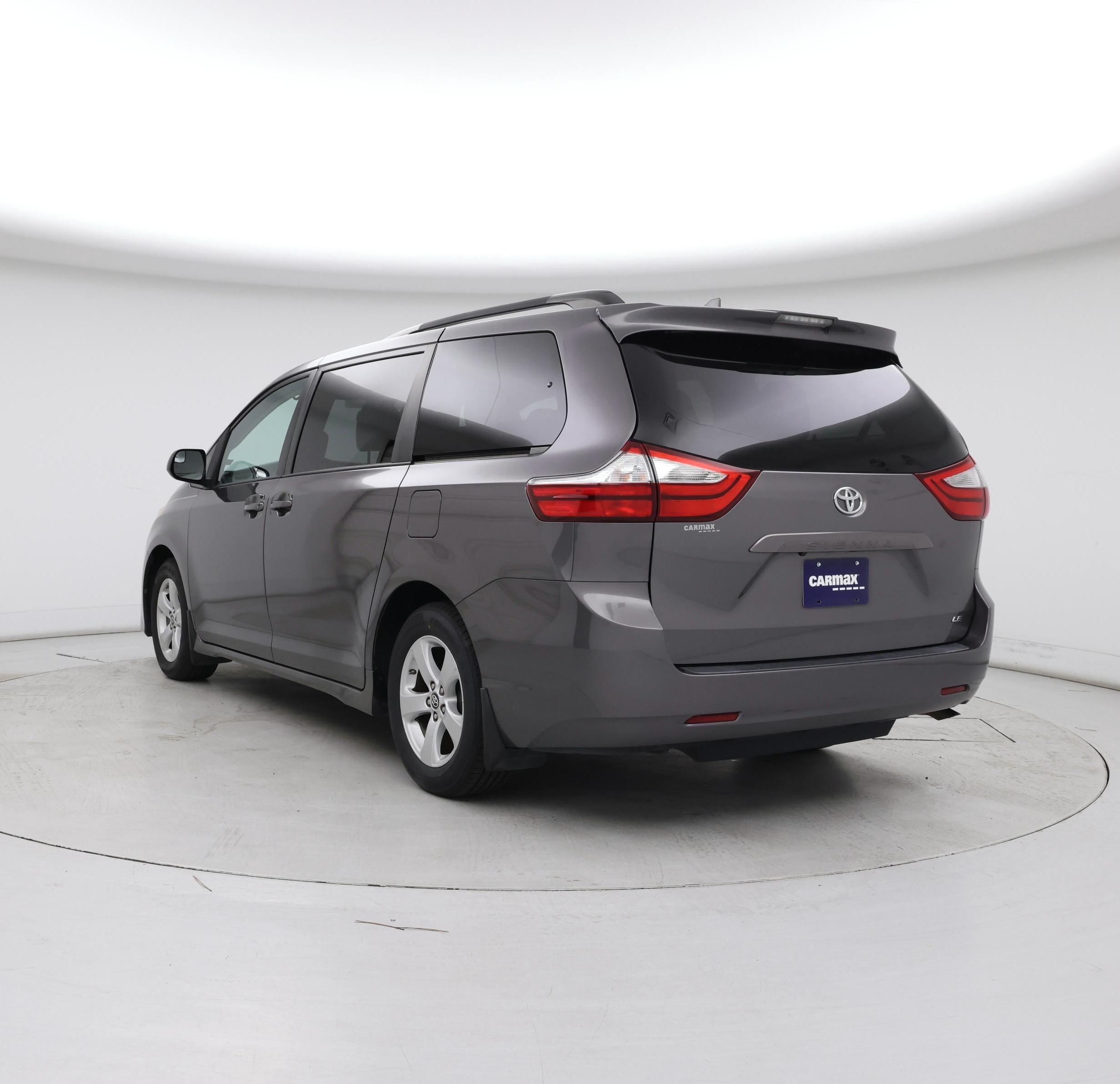 Thumbnail: 2018 Toyota Sienna - 2