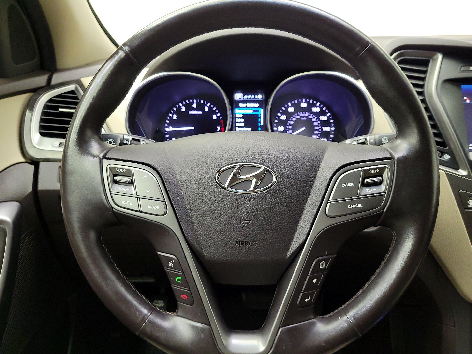 Thumbnail: 2017 Hyundai Santa Fe - 10