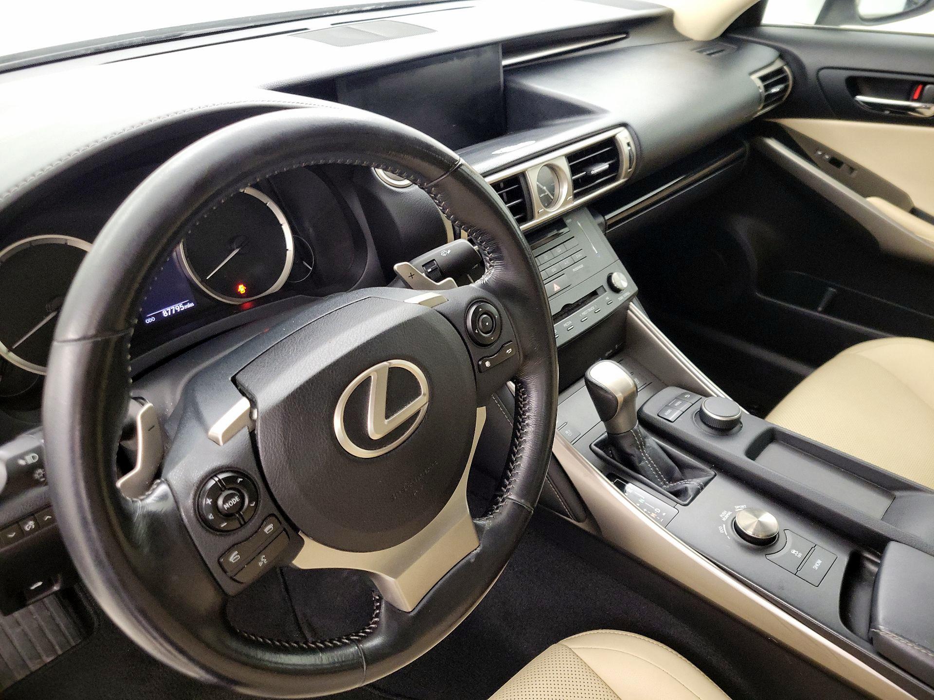 Thumbnail: 2015 Lexus IS - 9