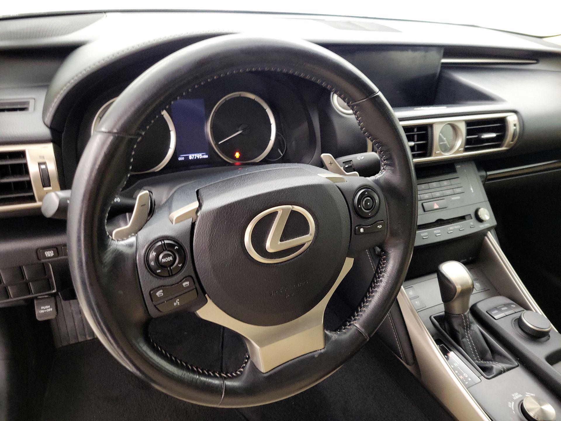 Thumbnail: 2015 Lexus IS - 10