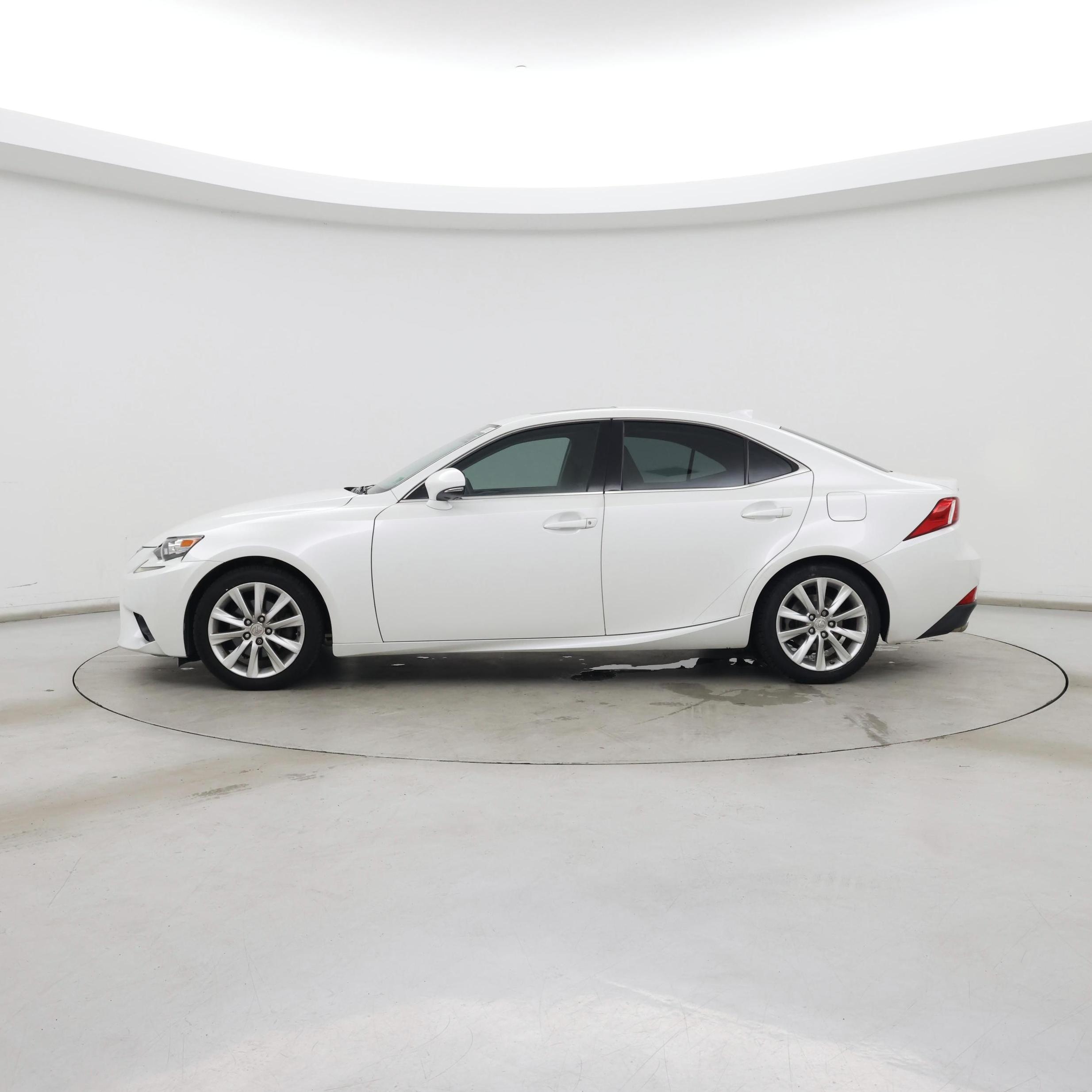 Thumbnail: 2015 Lexus IS - 3