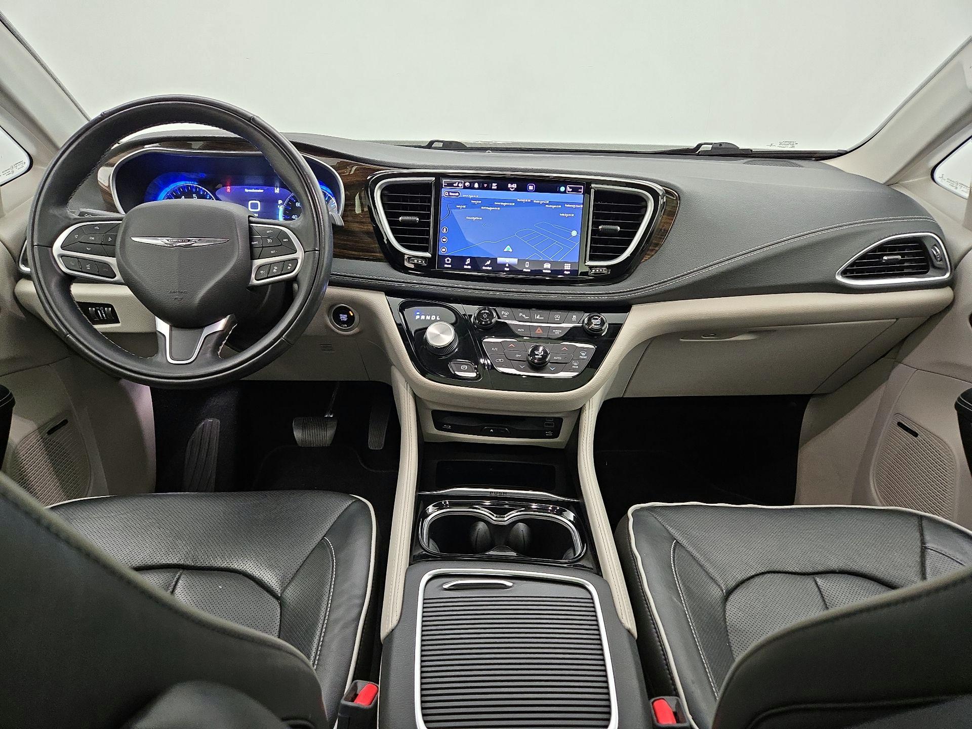 Thumbnail: 2022 Chrysler Pacifica - 9