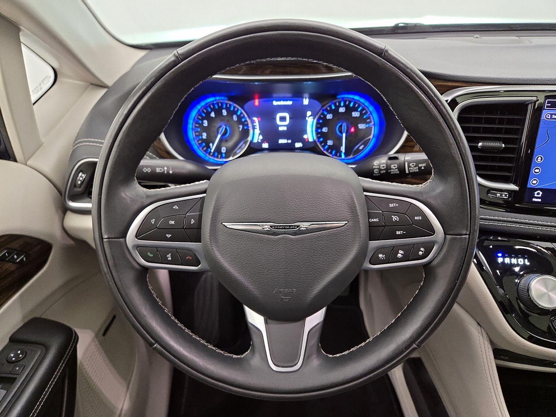 Thumbnail: 2022 Chrysler Pacifica - 10