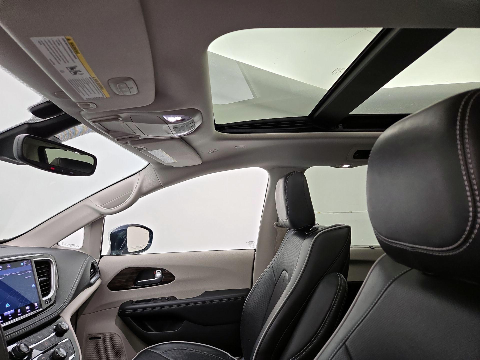 Thumbnail: 2022 Chrysler Pacifica - 20