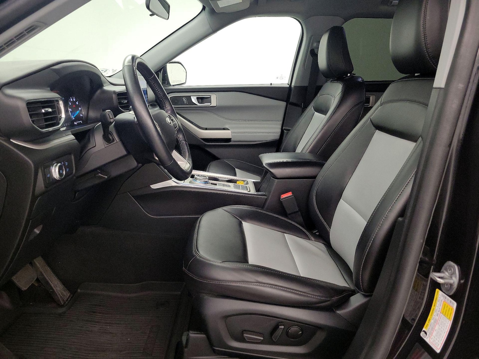 2022 Ford Explorer XLT - Photo 12