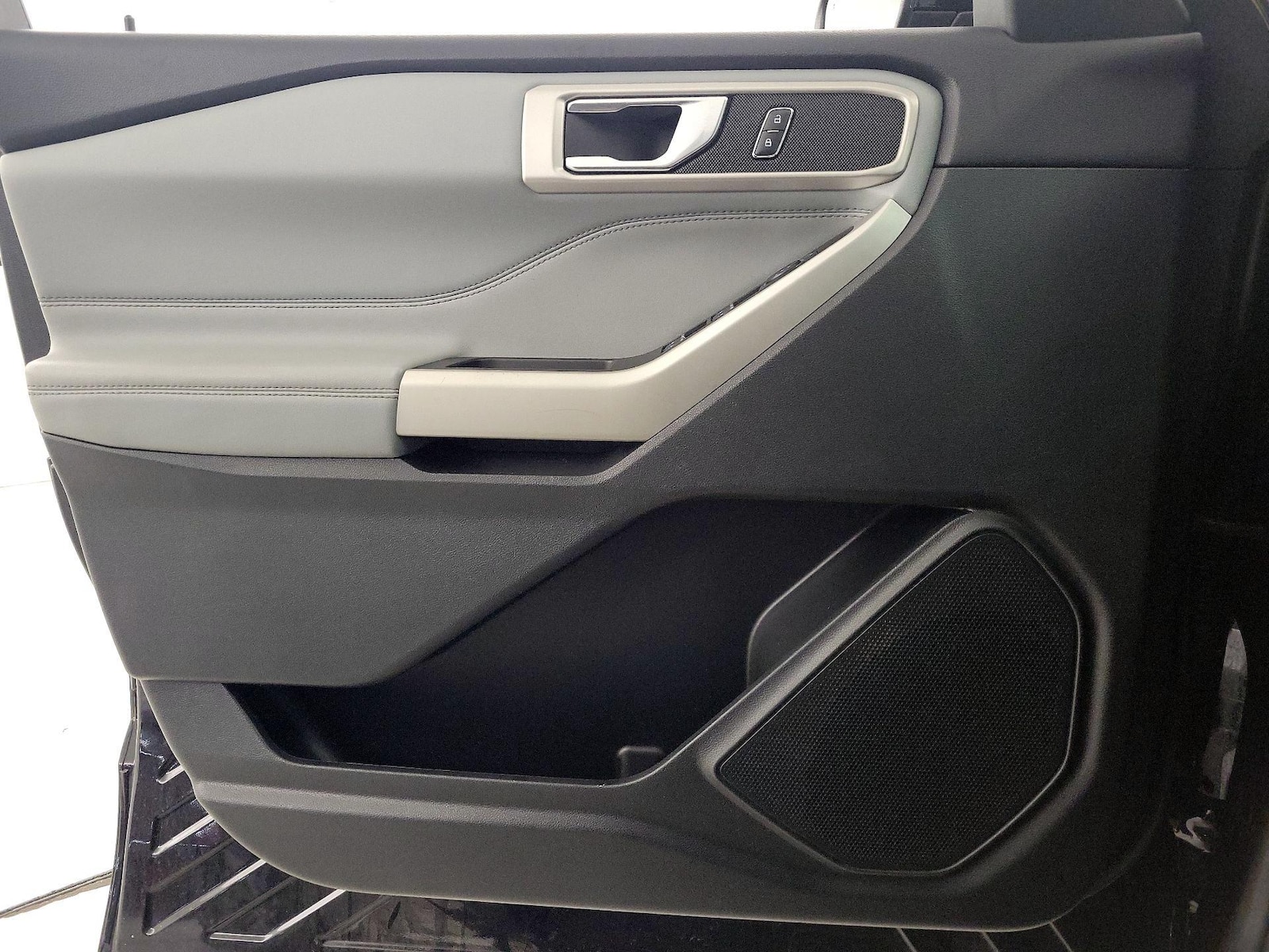 2022 Ford Explorer XLT - Photo 13
